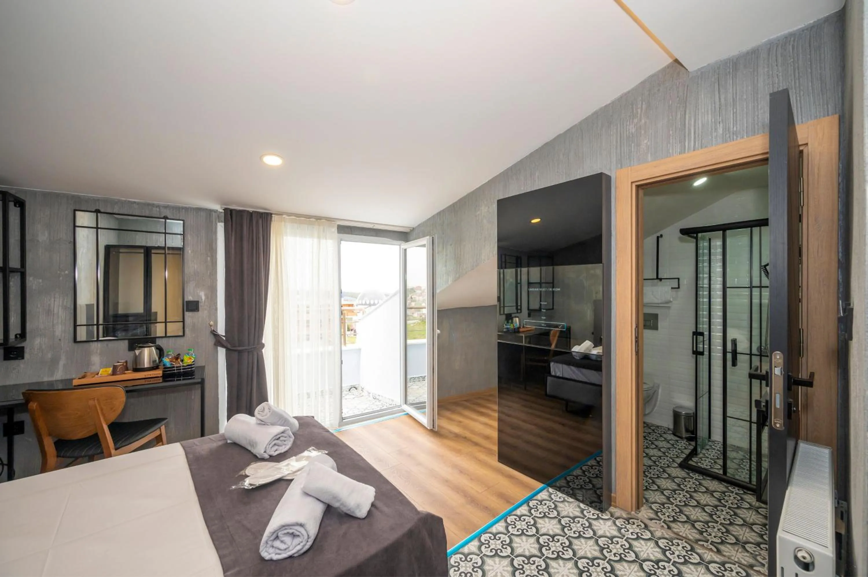 Photo of the whole room in Continental Airport Hotel