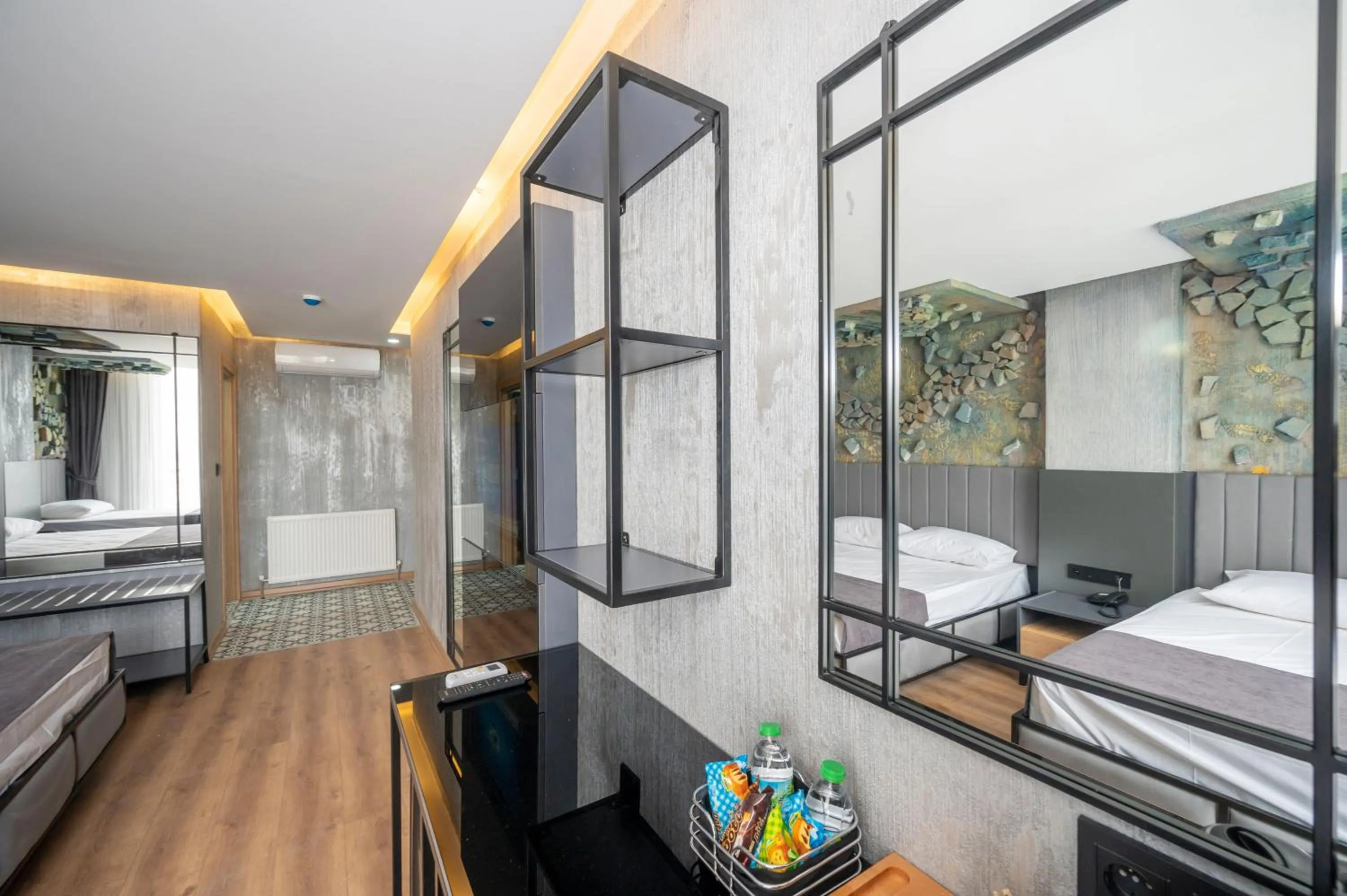 Photo of the whole room, Bed in Continental Airport Hotel