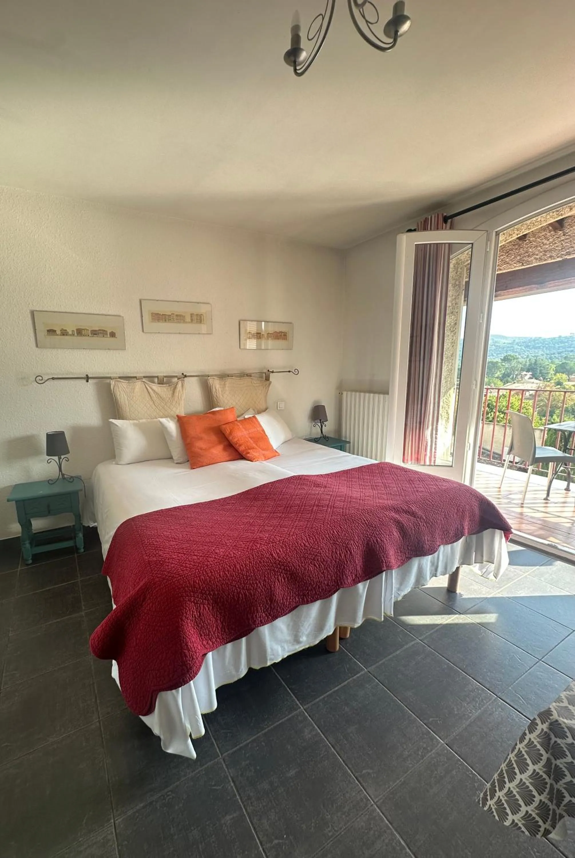 Bed in Le Mas de l'Orangerie 3 etoiles