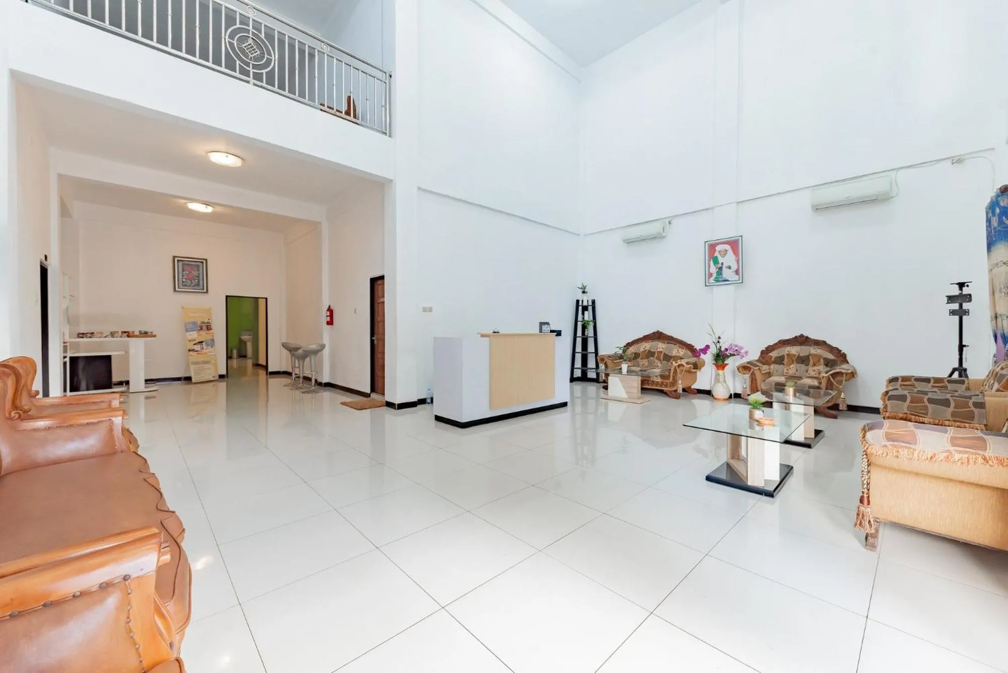 Lobby or reception in Urbanview Hotel Syariah 99 Banjarbaru by RedDoorz