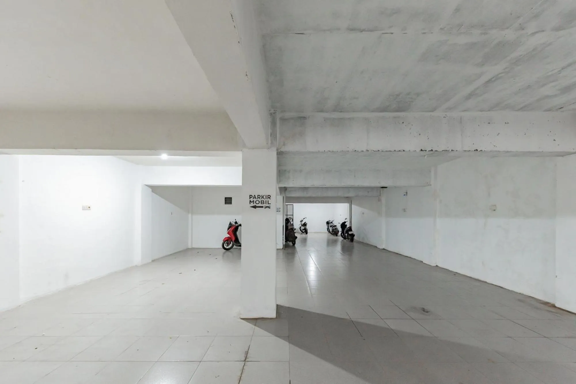 Parking in Urbanview Hotel Syariah 99 Banjarbaru by RedDoorz