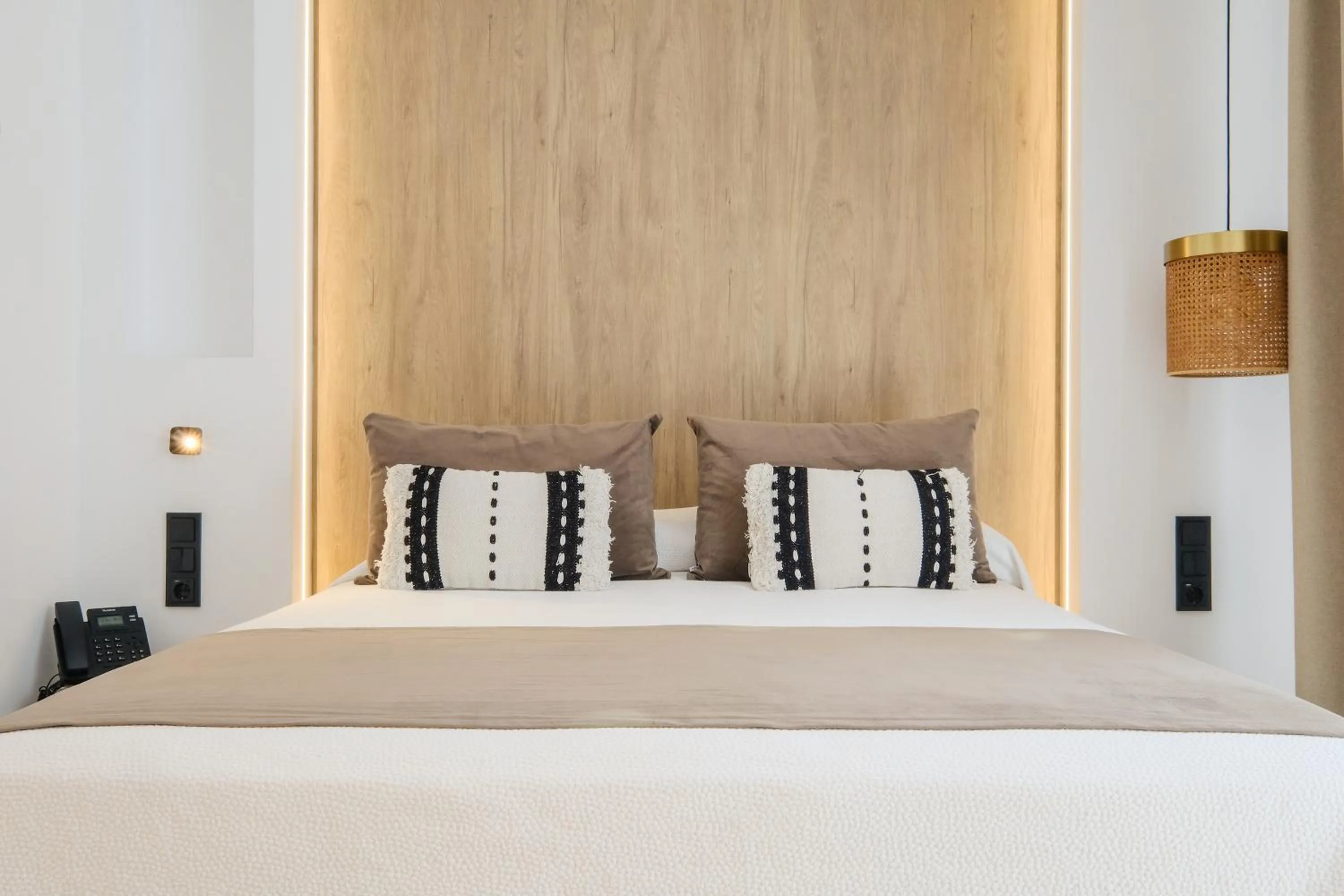 Photo of the whole room, Bed in azuLine Hotel M