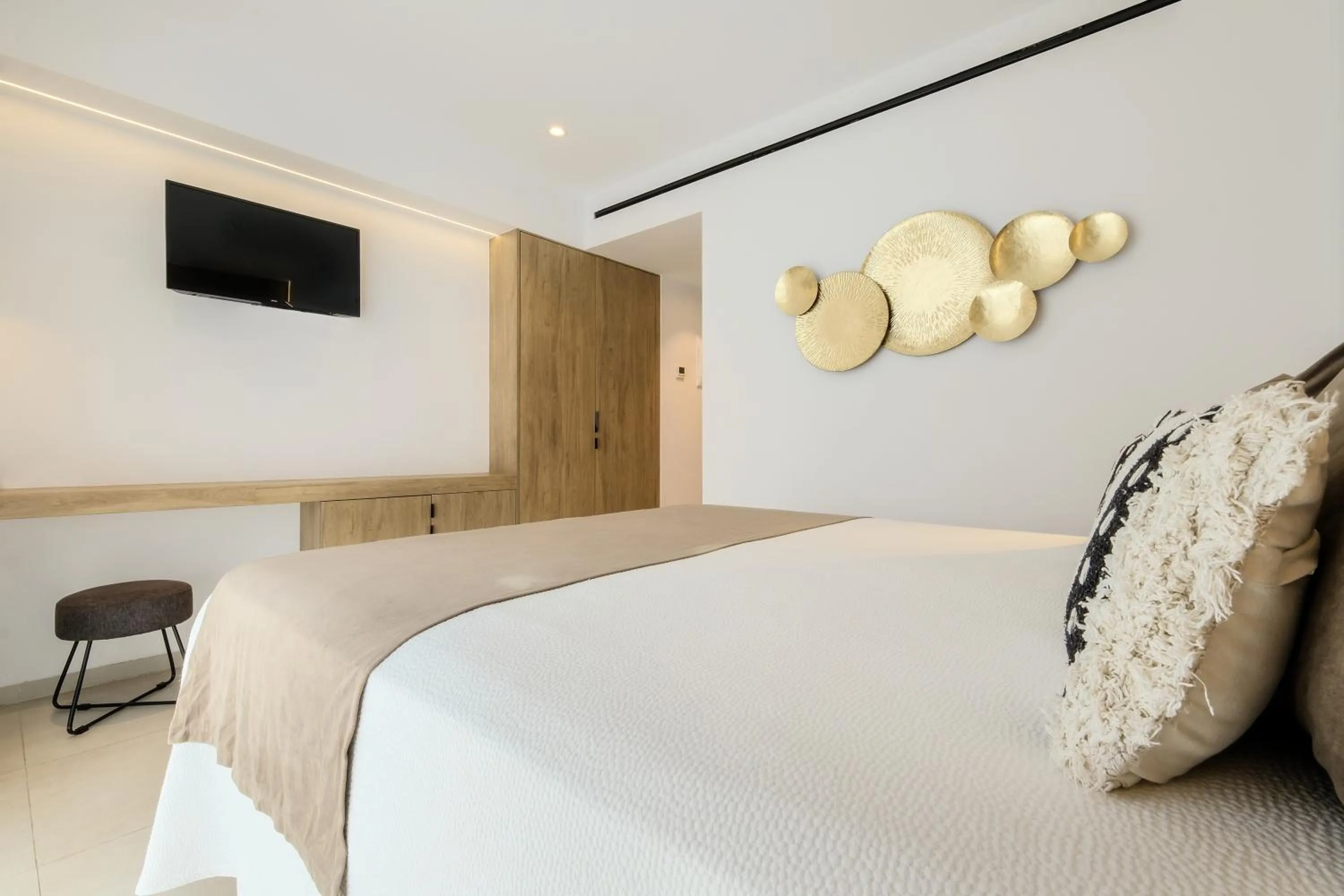 Photo of the whole room, Bed in azuLine Hotel M