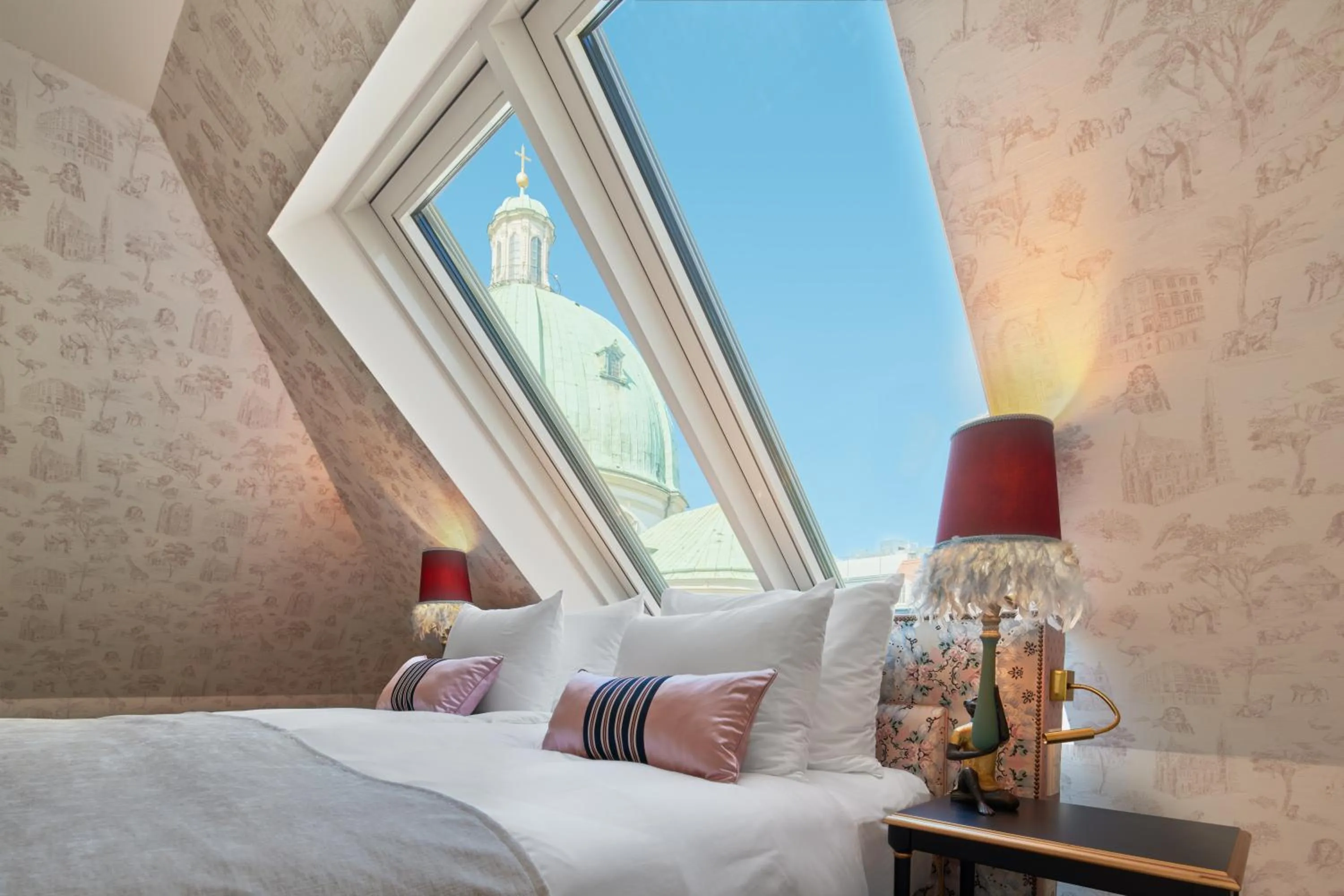 Bedroom, Bed in The Leo Grand