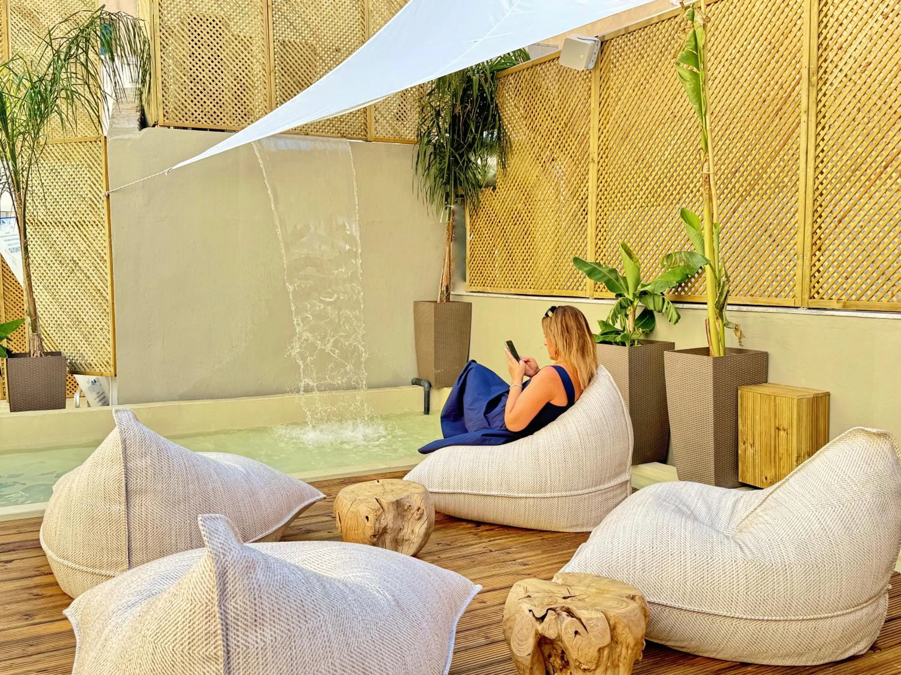 sunbed in Athens The L7 Str - Luxury Boutique Collection Hotel