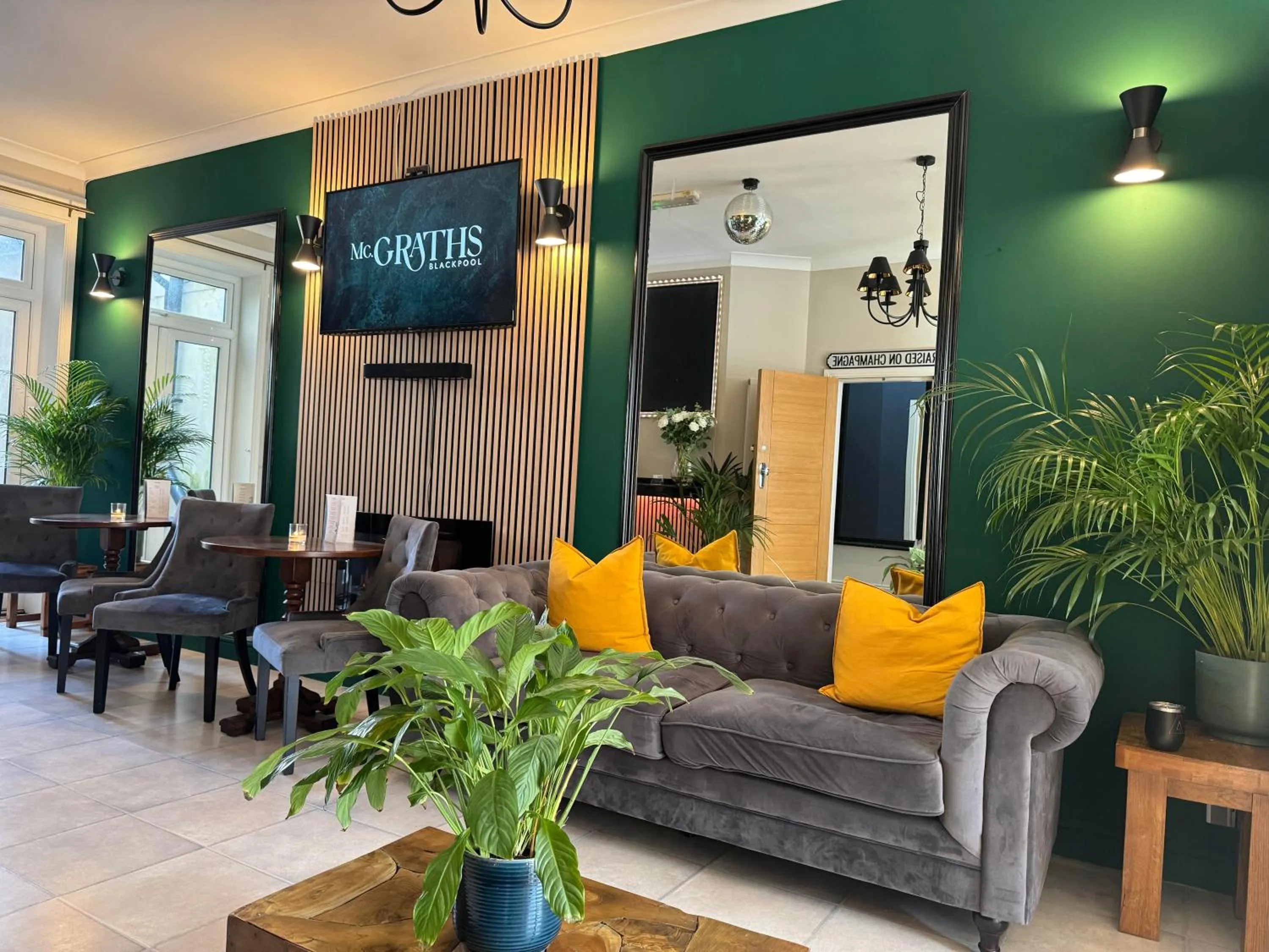 Communal lounge/ TV room in McGraths Hotel & Public Bar