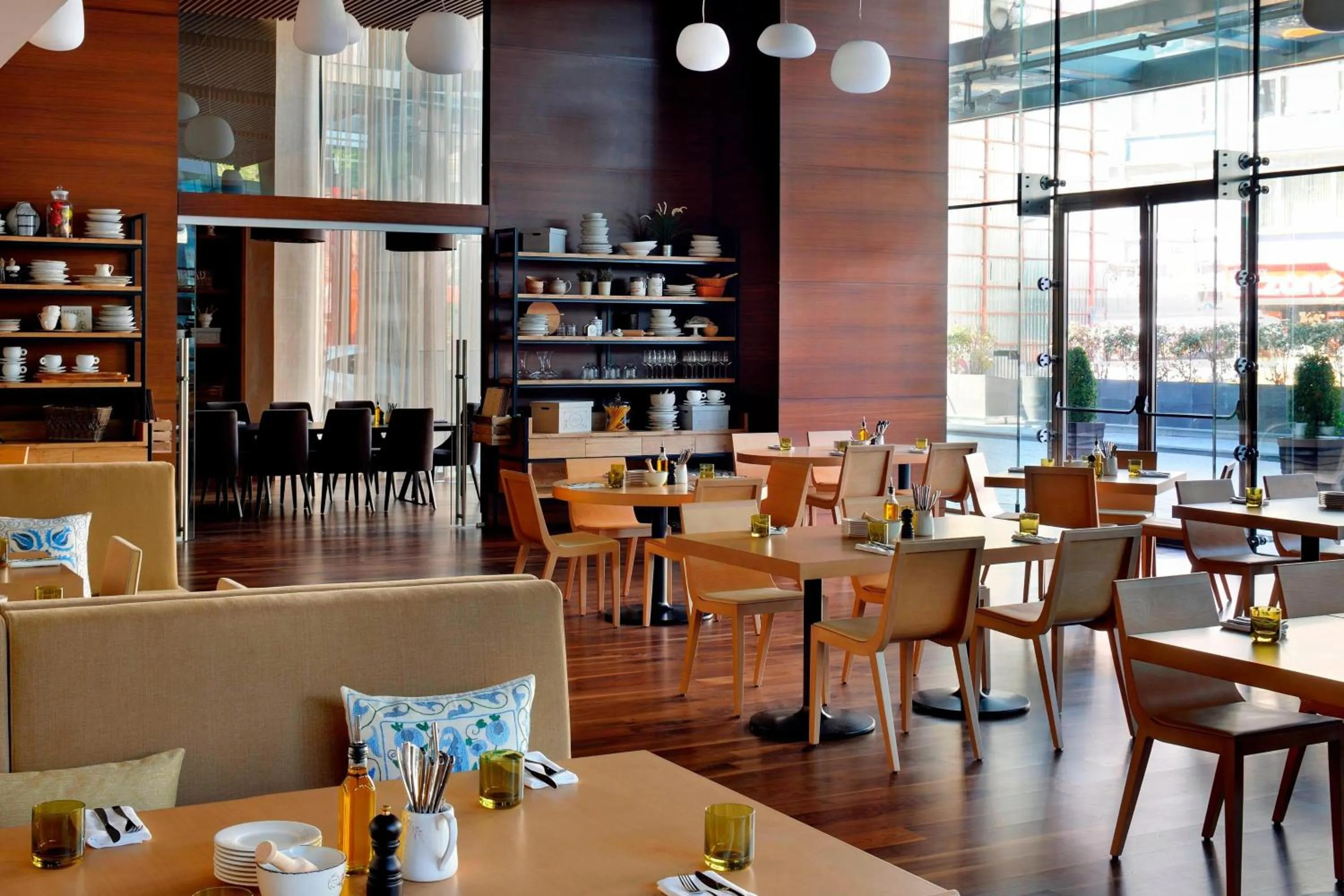 Restaurant/places to eat in Istanbul Marriott Hotel Sisli