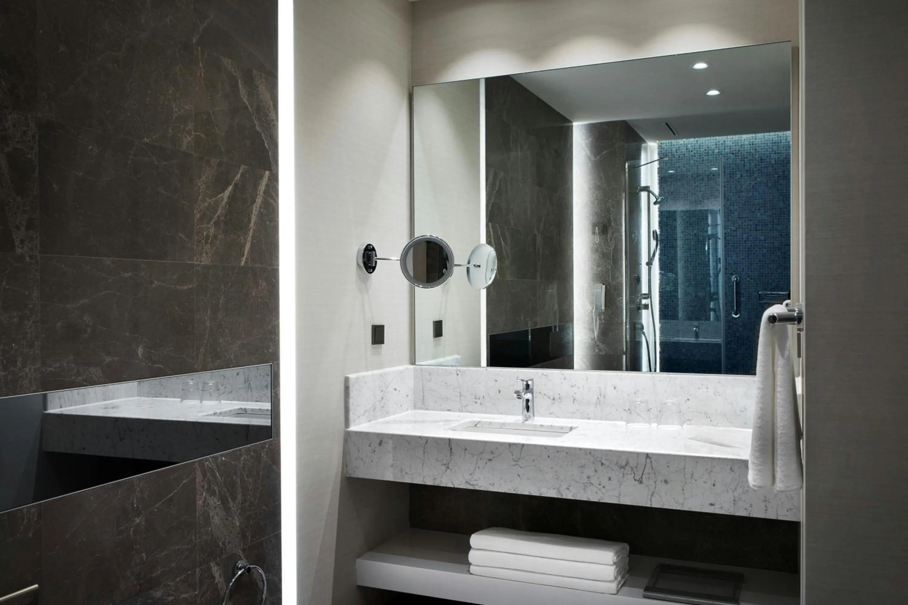 Bathroom in Istanbul Marriott Hotel Sisli