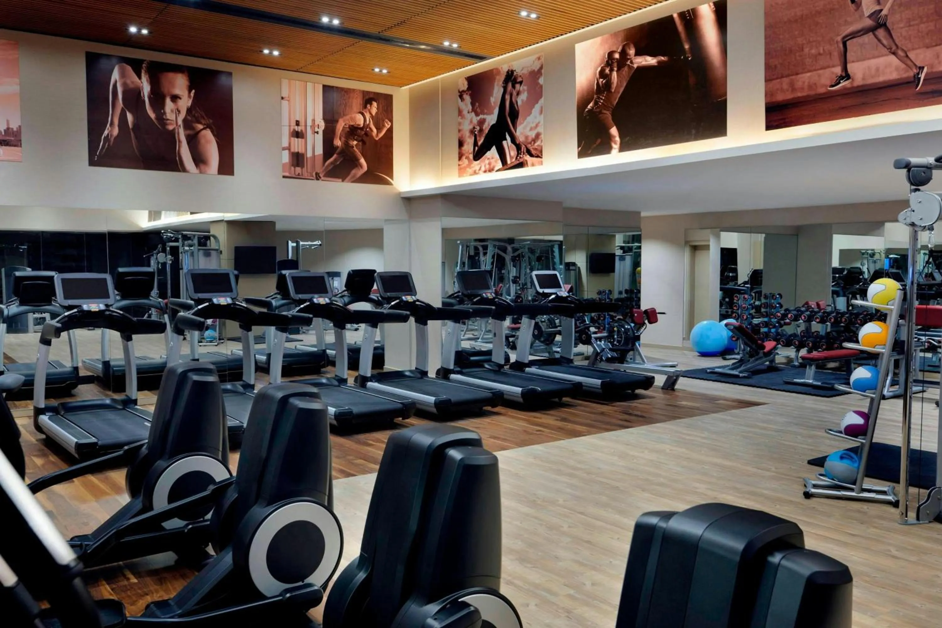 Fitness centre/facilities in Istanbul Marriott Hotel Sisli