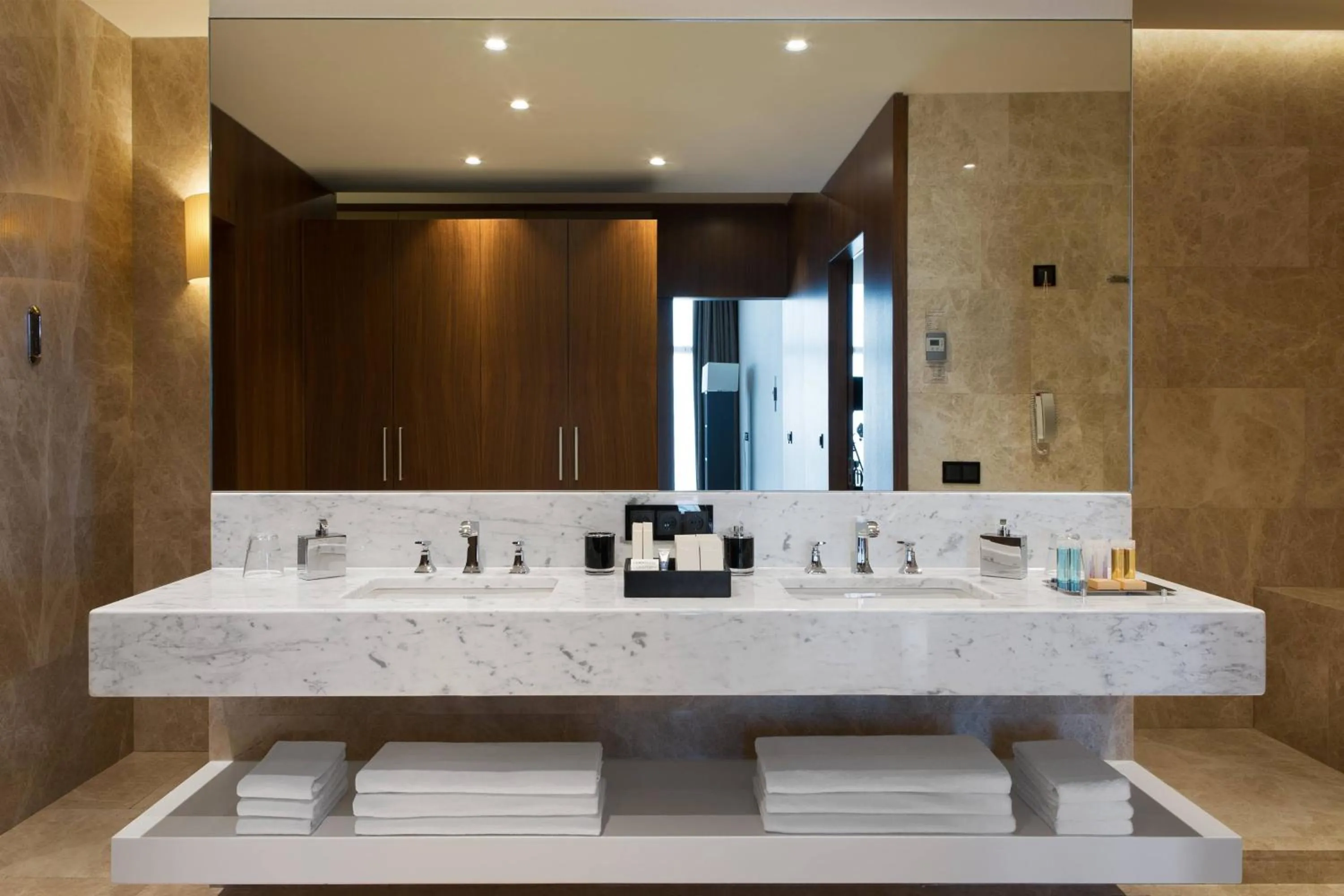 Bathroom in Istanbul Marriott Hotel Sisli