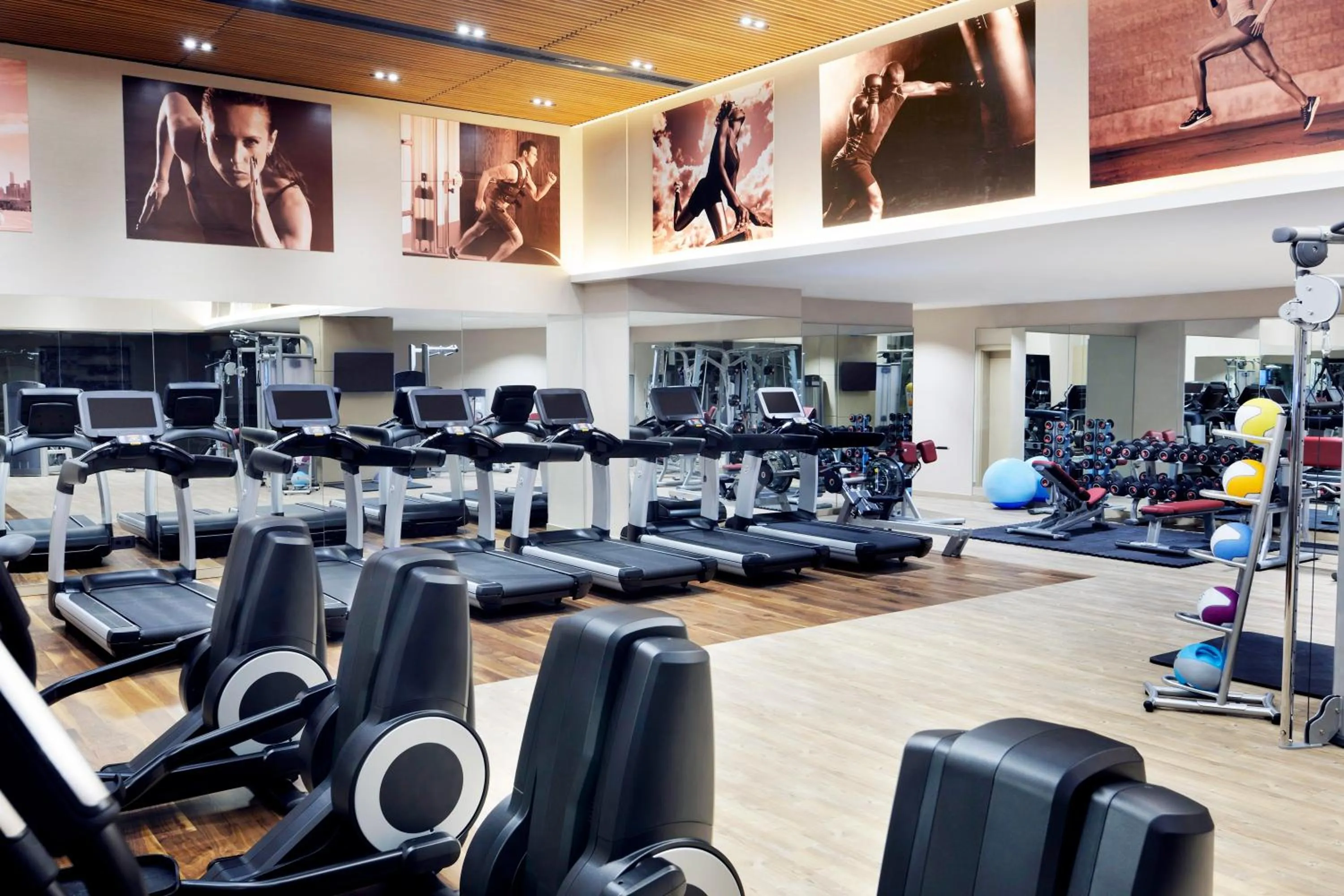 Fitness centre/facilities in Istanbul Marriott Hotel Sisli