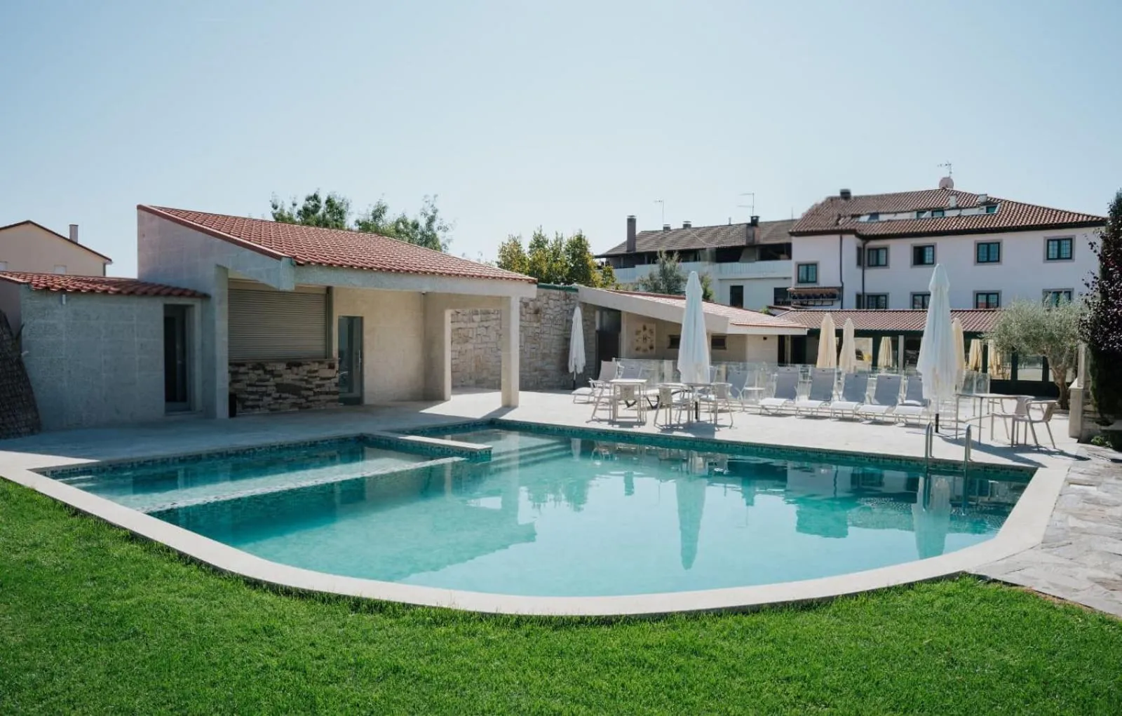 Pool view in Hotel O Encontro