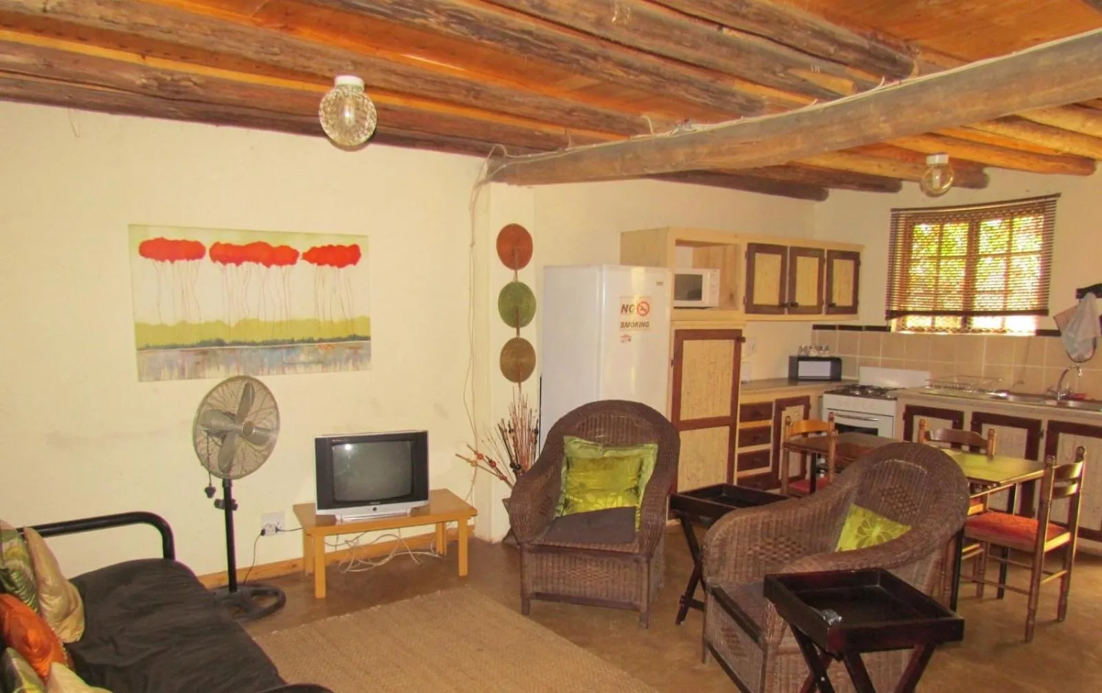 Kitchen or kitchenette in Hazyview Country Cottages
