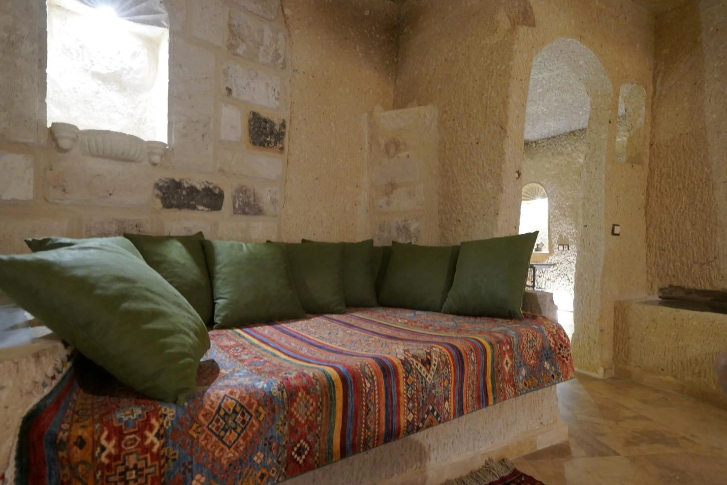 Living room, Bed in Kaya Konak Cave