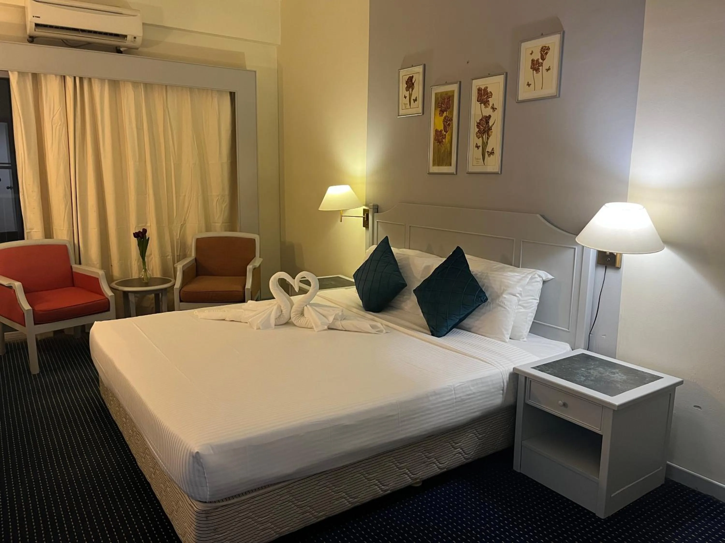 Photo of the whole room, Bed in Paradise by the Sea in Penang by Veron at Rainbow Paradise