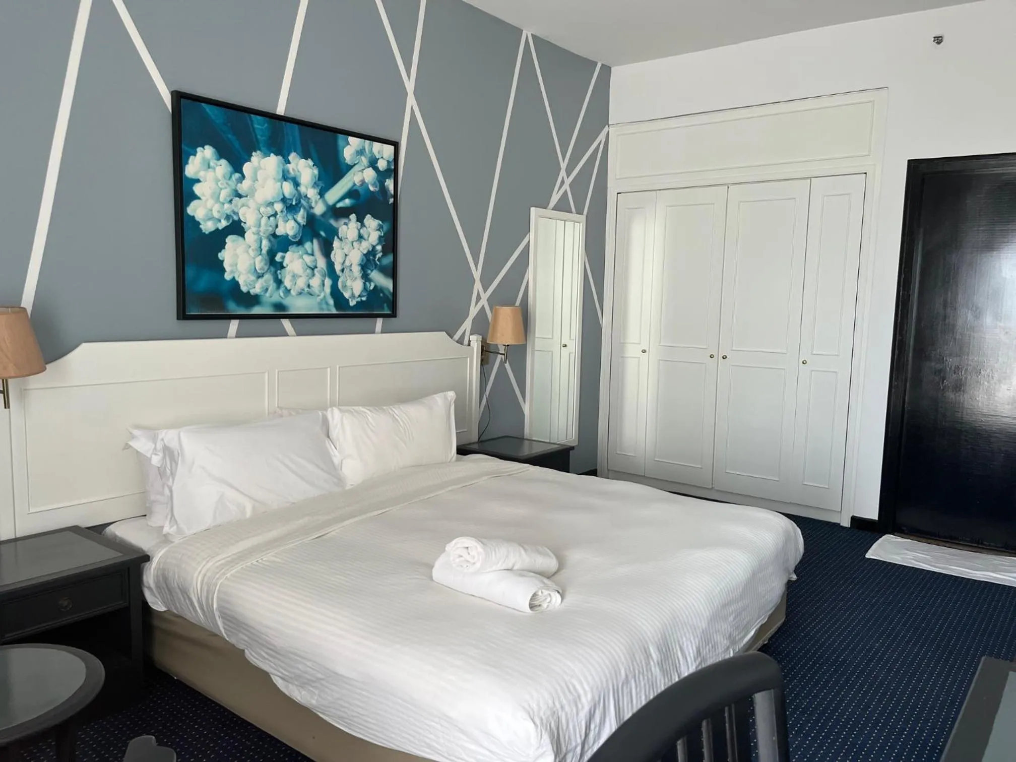 Photo of the whole room, Bed in Paradise by the Sea in Penang by Veron at Rainbow Paradise