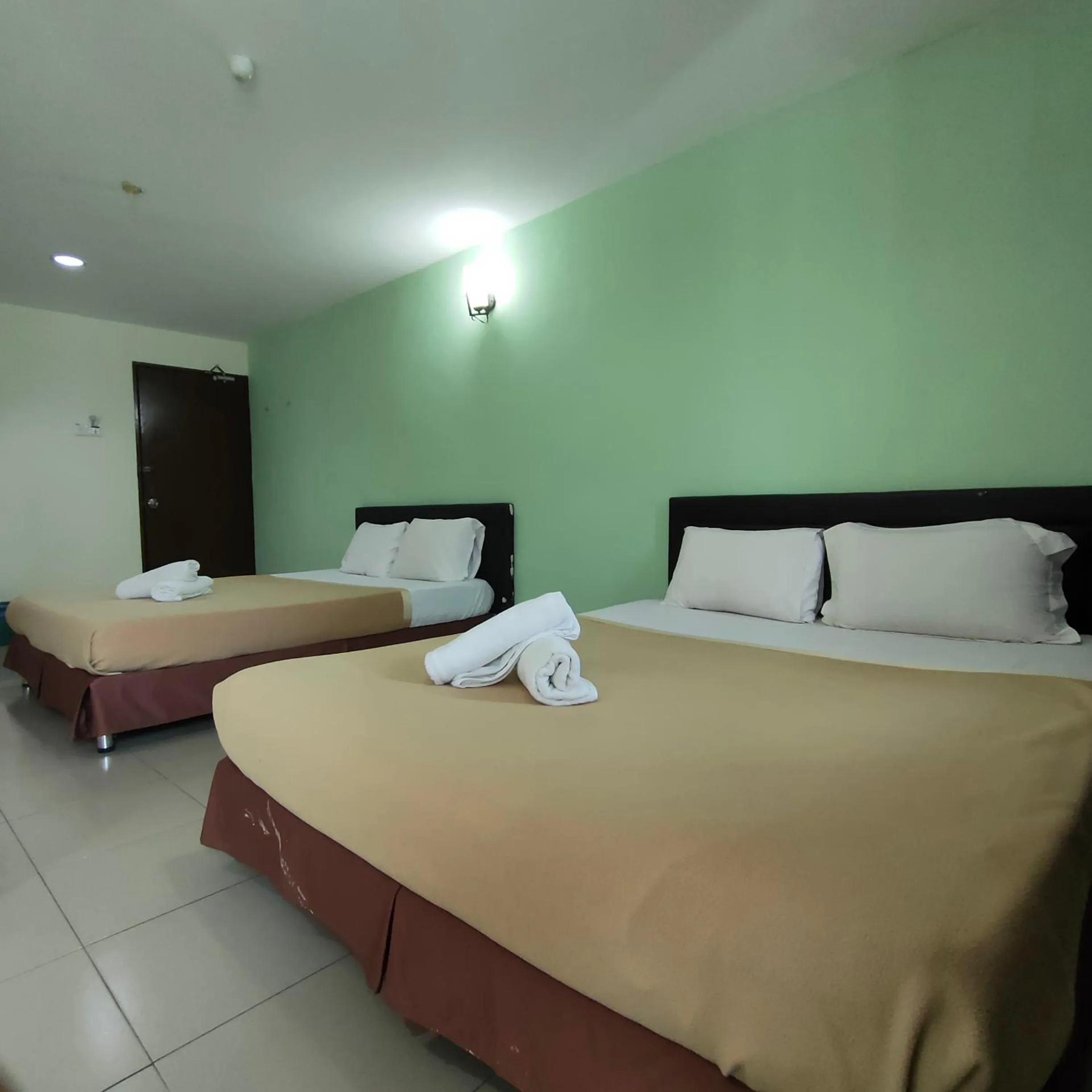 Bedroom, Bed in Best One Hotel