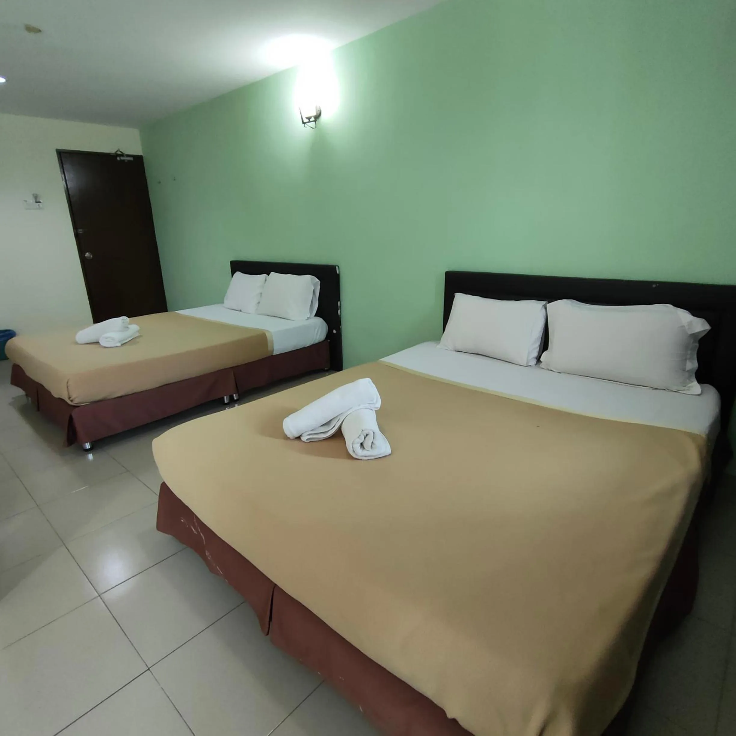 Bedroom, Bed in Best One Hotel