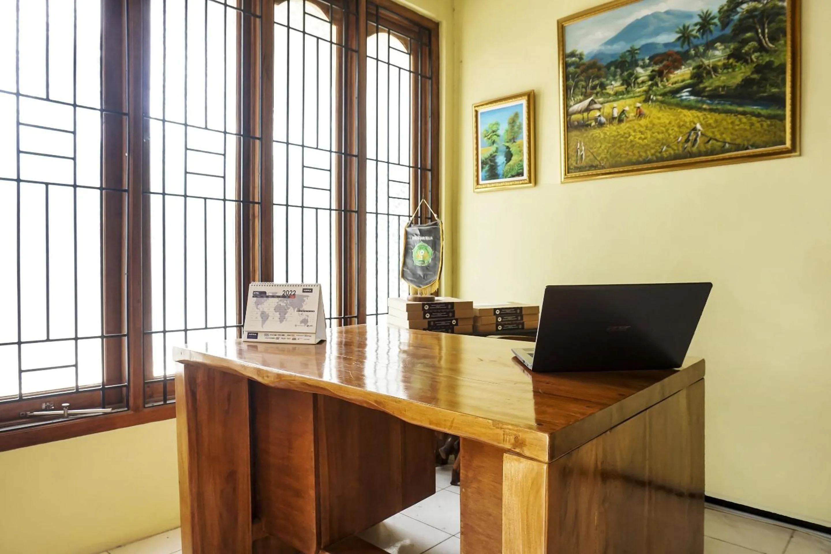 Lobby or reception in Hotel O Wisma Asri Putra Syariah