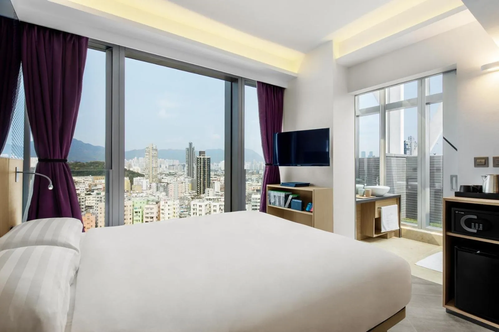 Bedroom, Bed in Starphire Hotel