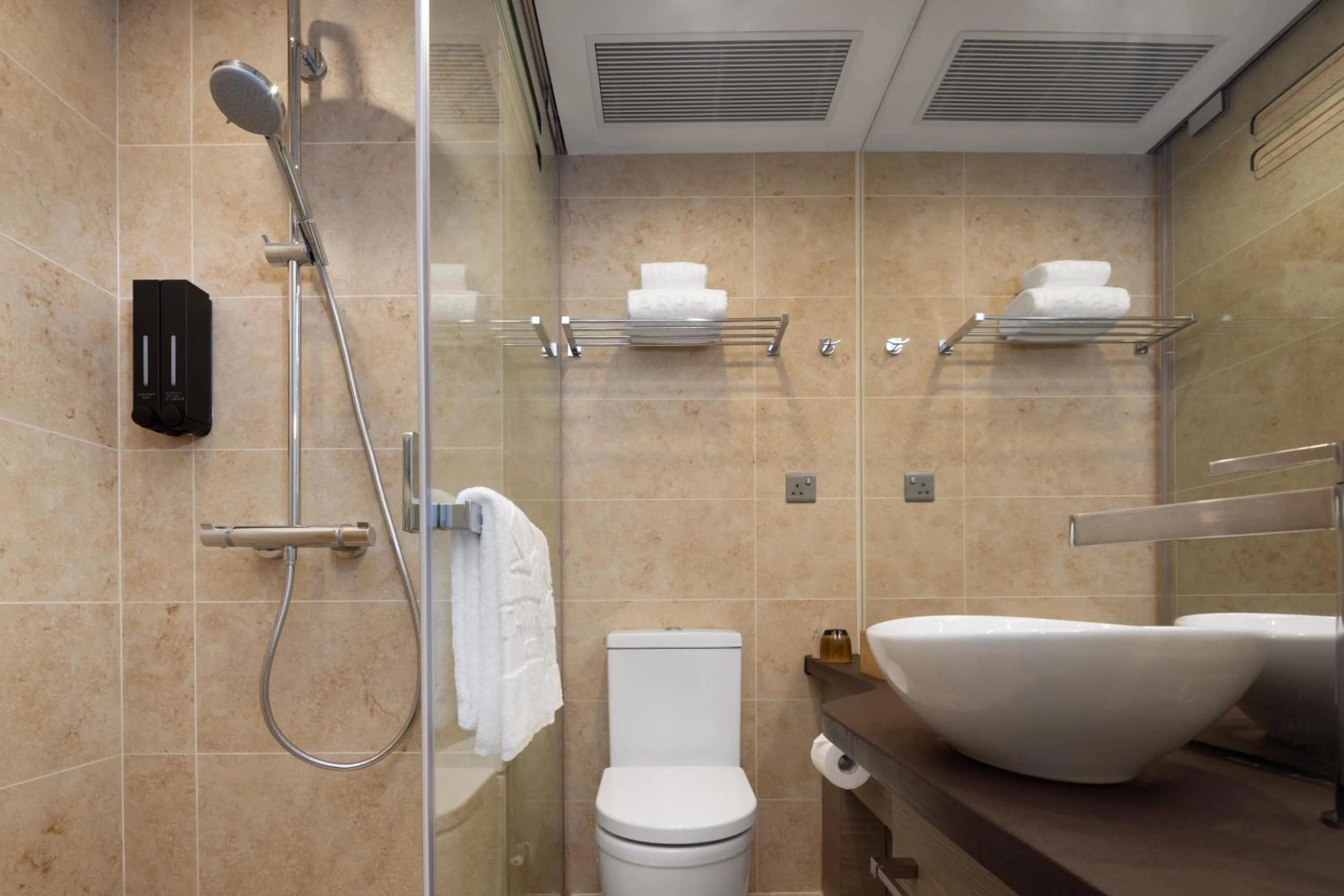 Toilet in Starphire Hotel