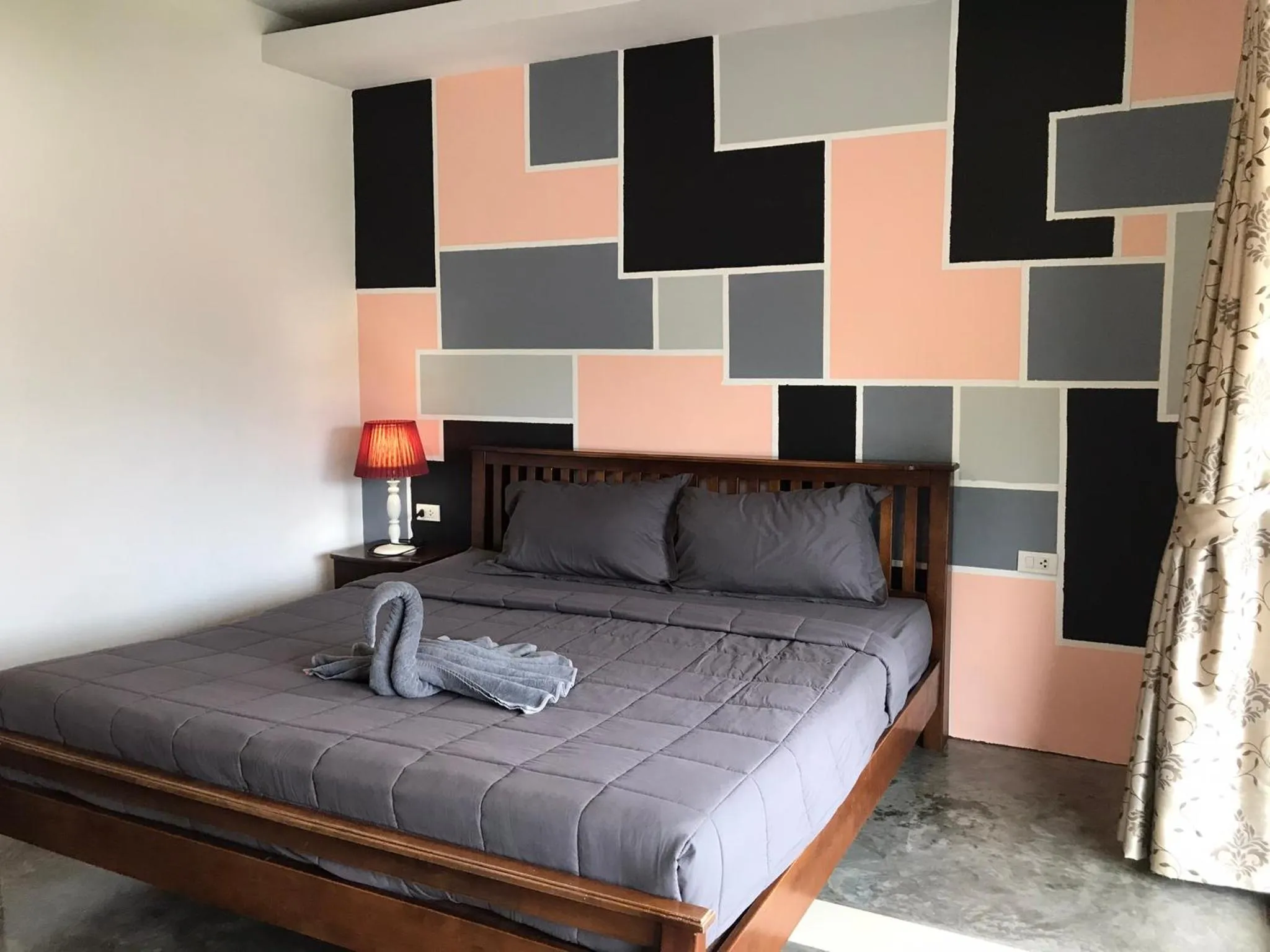 Bed in PP Midnight Hotel