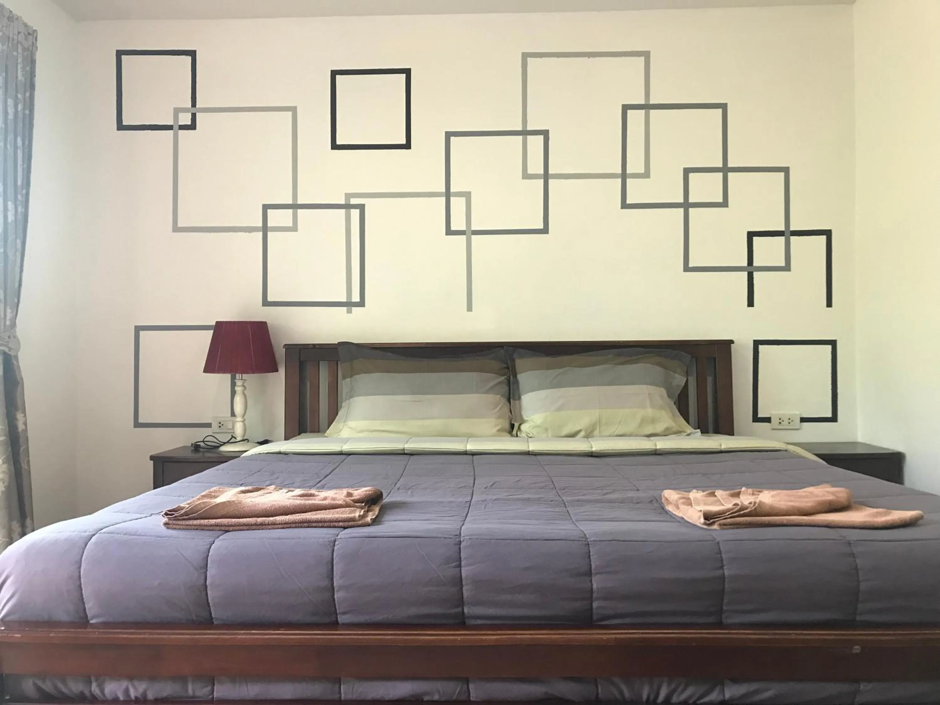 Bed in PP Midnight Hotel