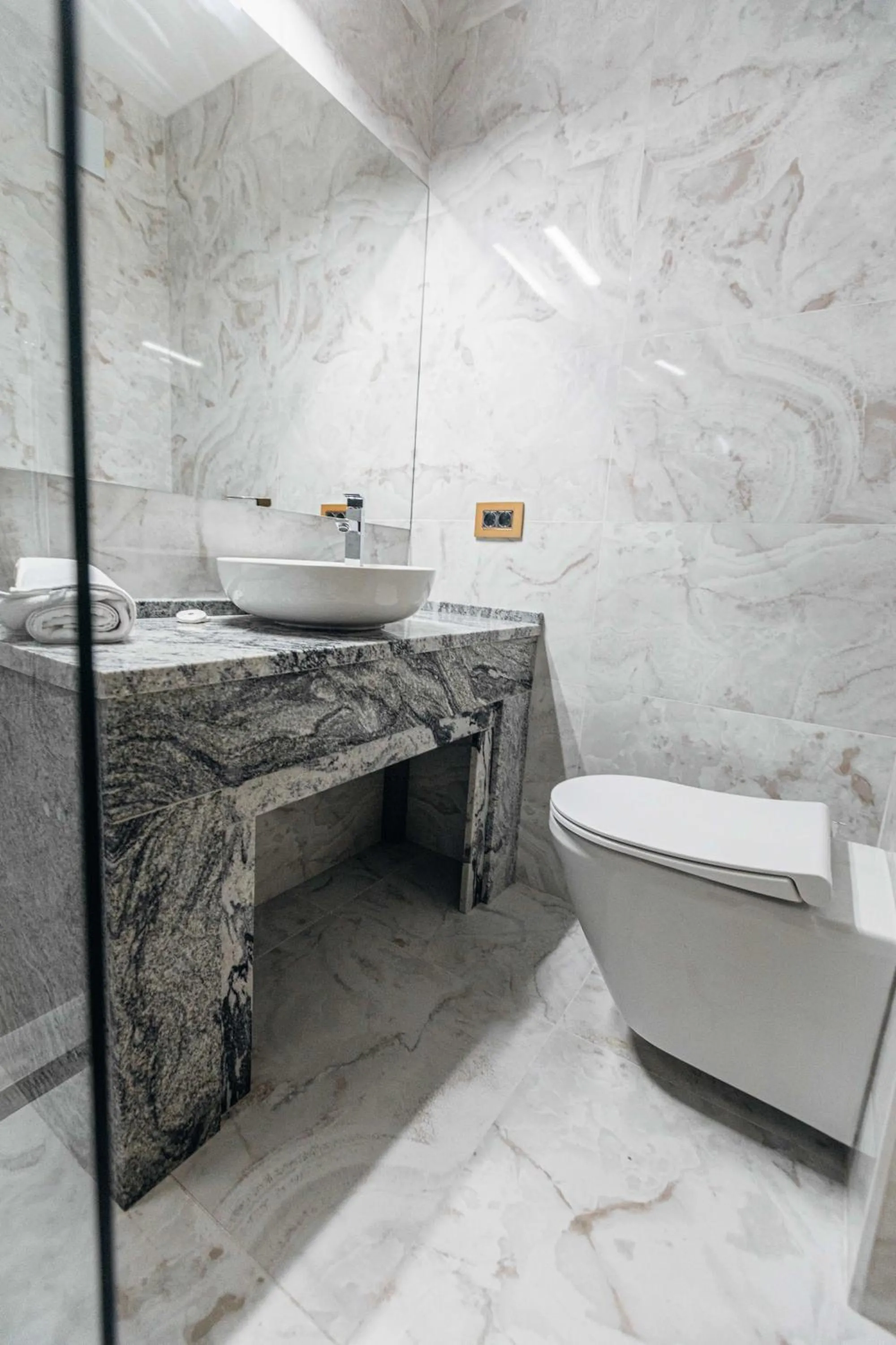 Bathroom in Hotel Livnica