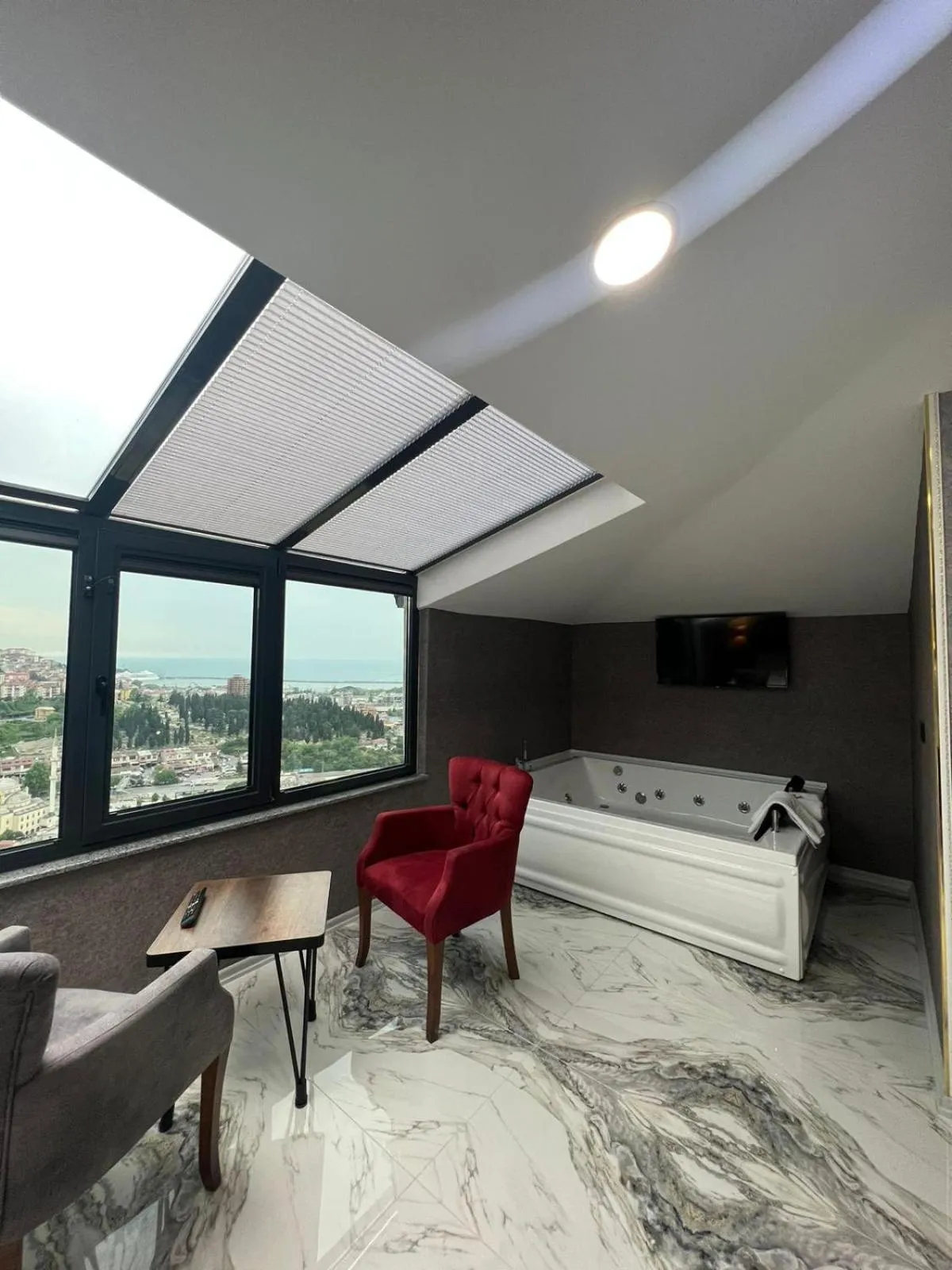 TV and multimedia in Melissa Suite