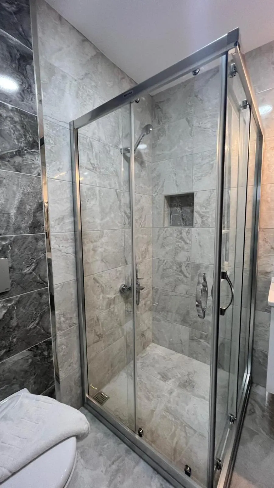 Bathroom in Melissa Suite