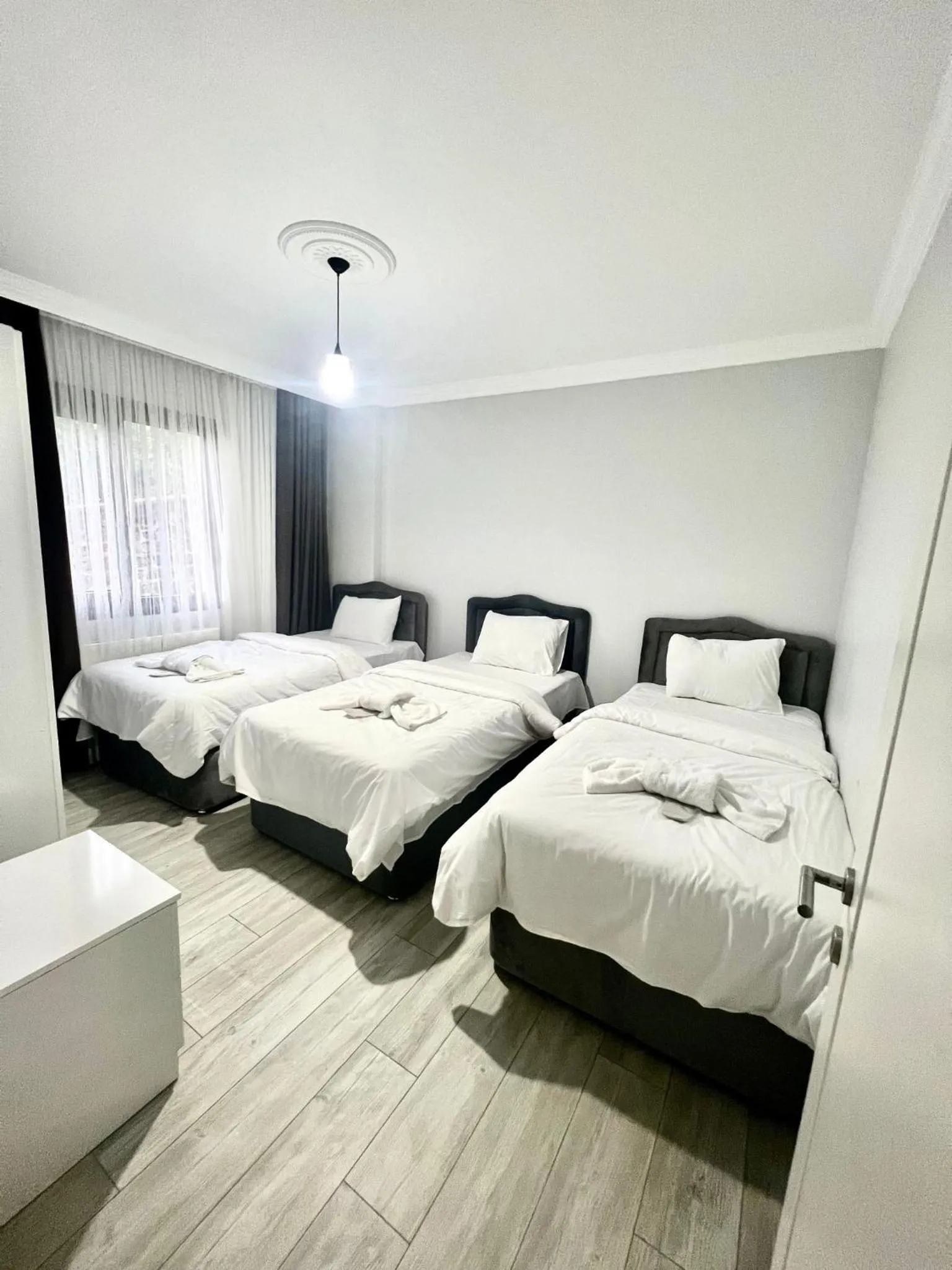 Bedroom, Bed in Melissa Suite