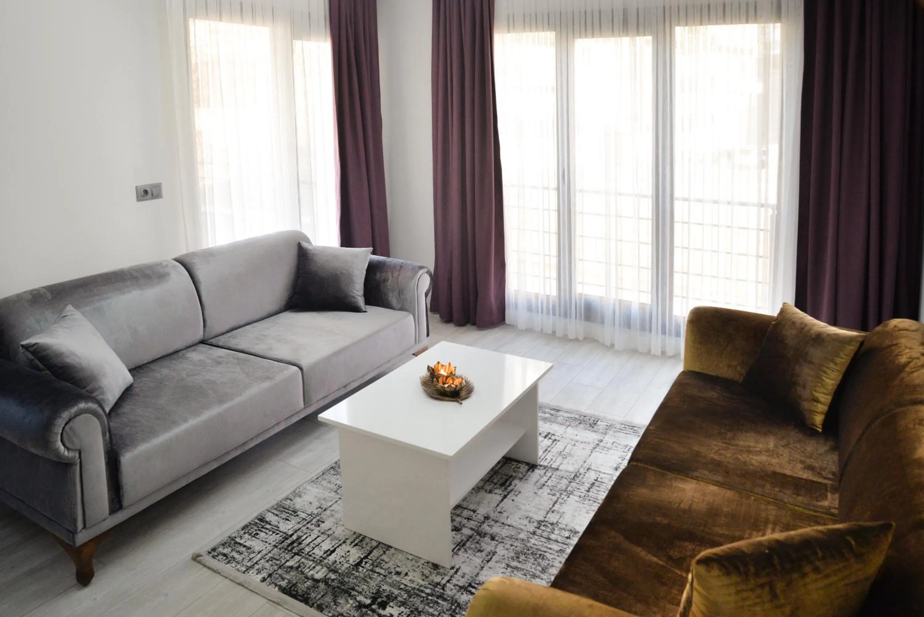 Living room in Melissa Suite