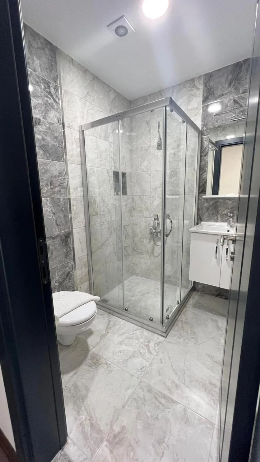 Shower in Melissa Suite