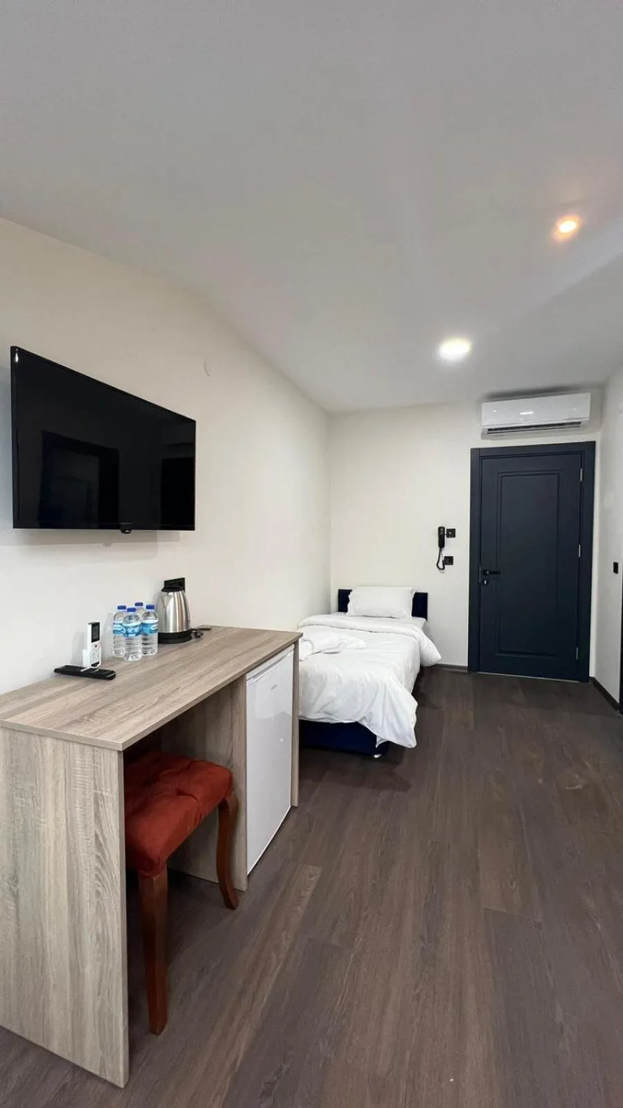 Bed in Melissa Suite