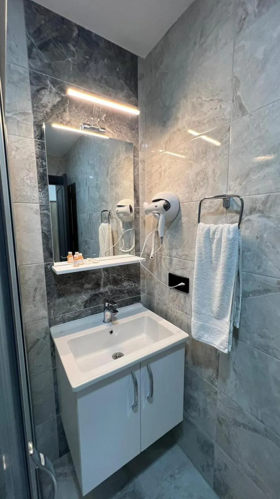 Shower in Melissa Suite