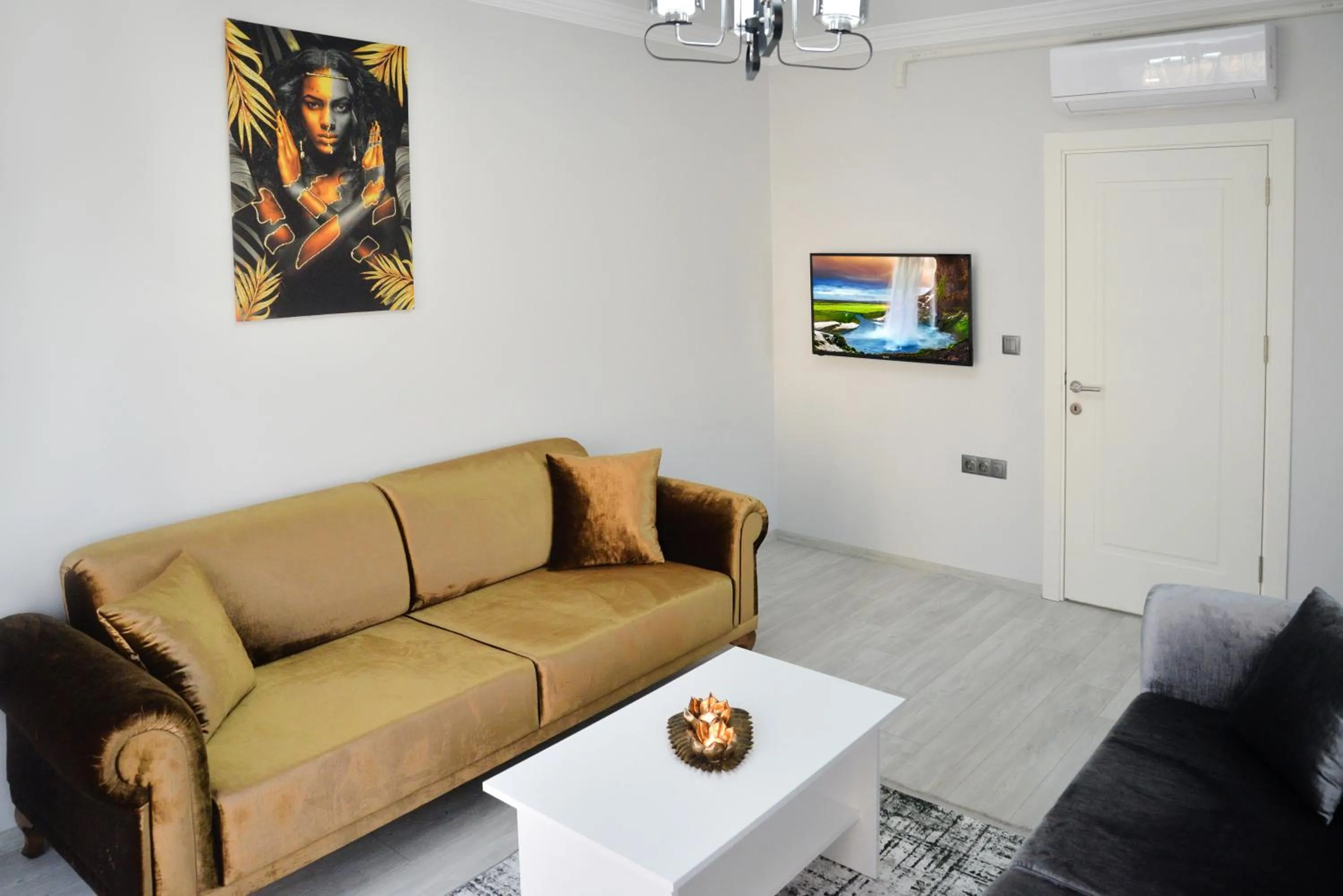 Living room in Melissa Suite