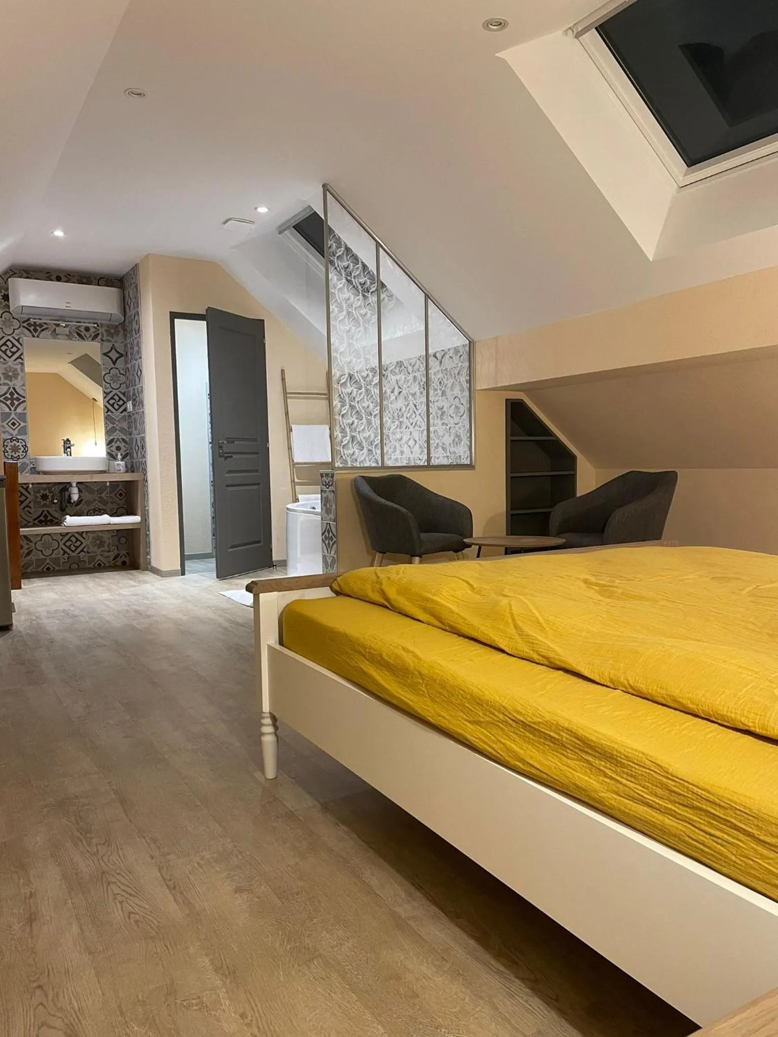 Photo of the whole room, Bed in OLGA Chambre D'hôte "Betty 3"