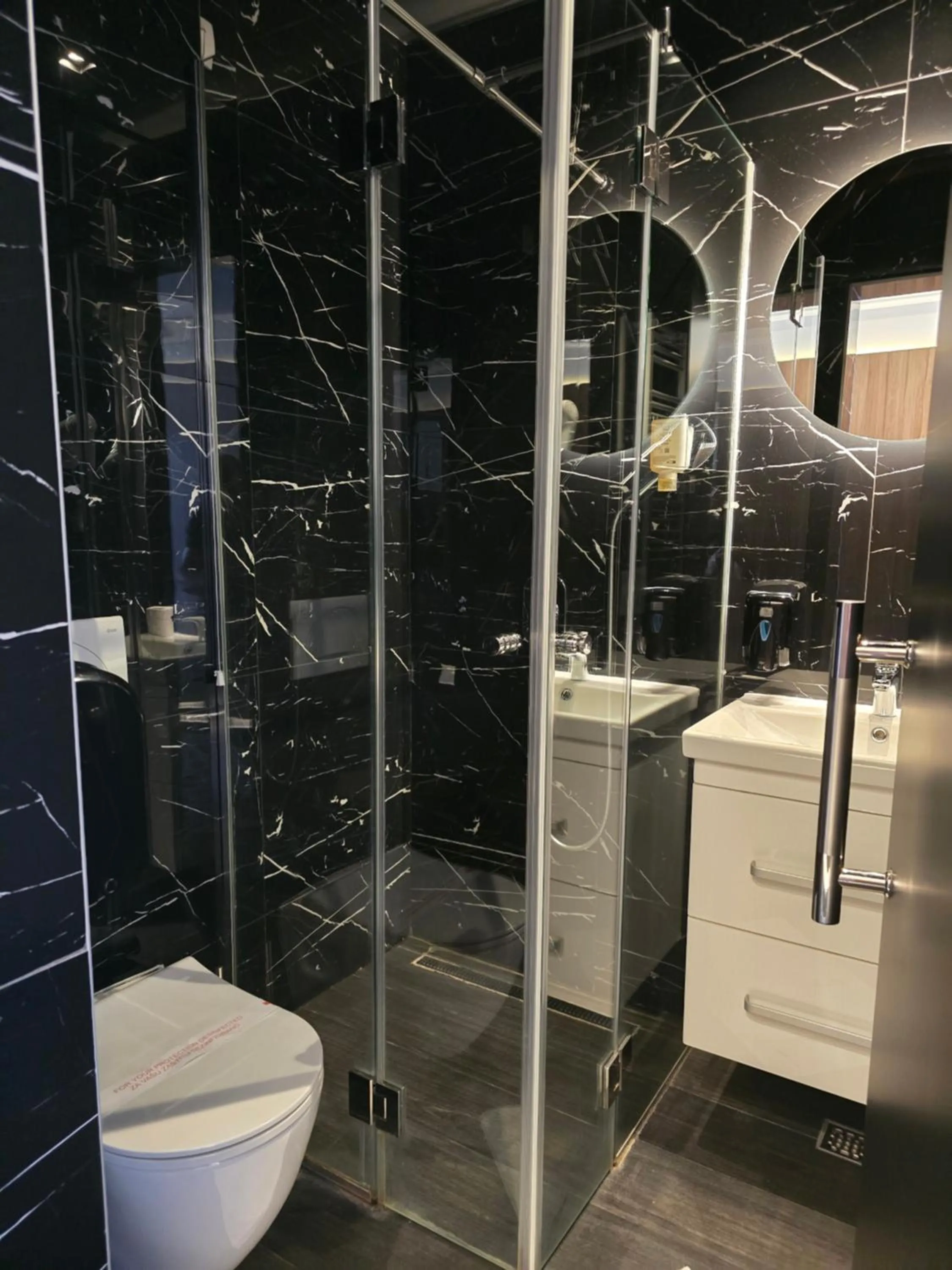 Shower in Hotel Carpe Diem