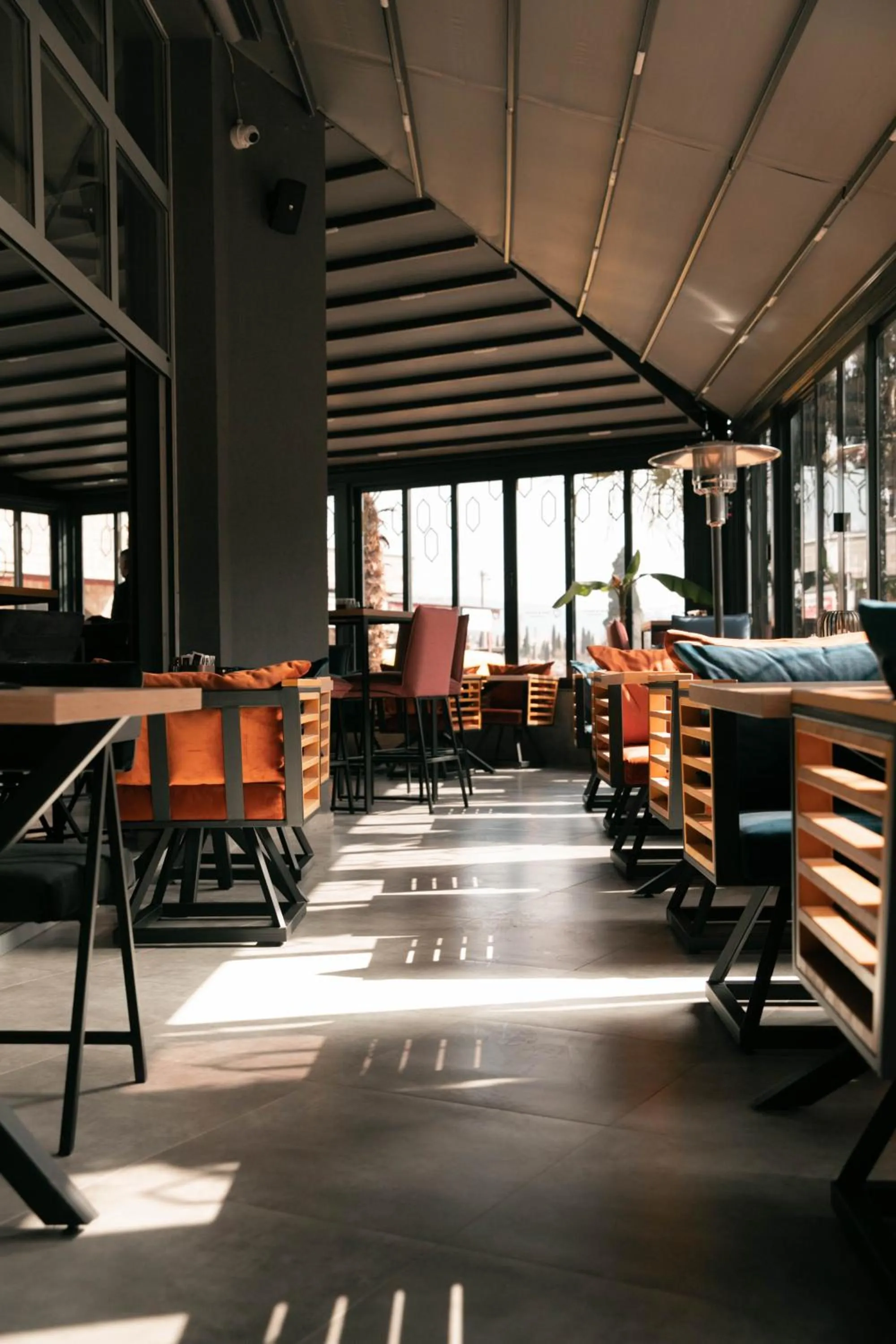 Restaurant/places to eat in Hotel Carpe Diem