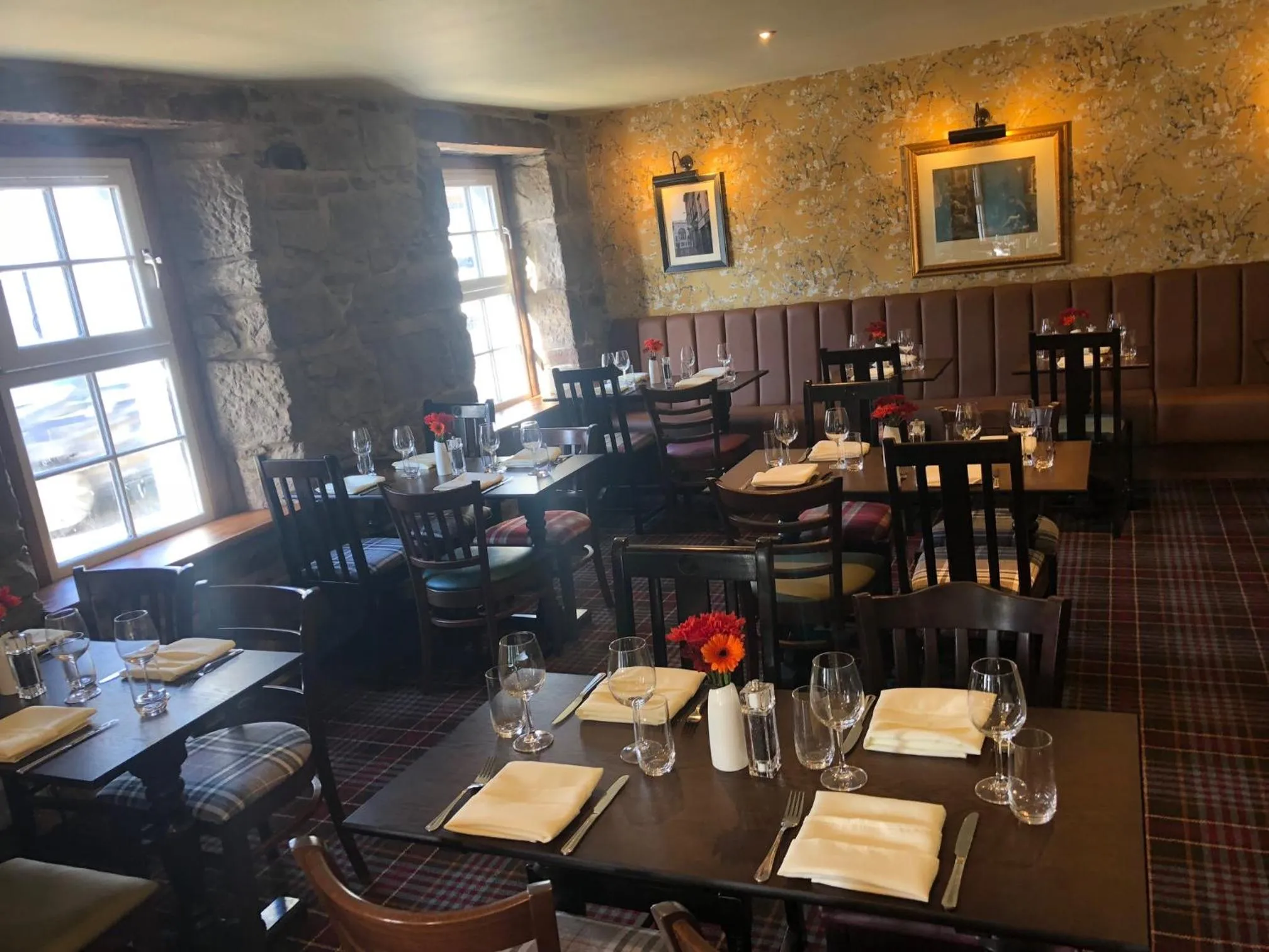 Restaurant/places to eat in Scone Arms Hotel