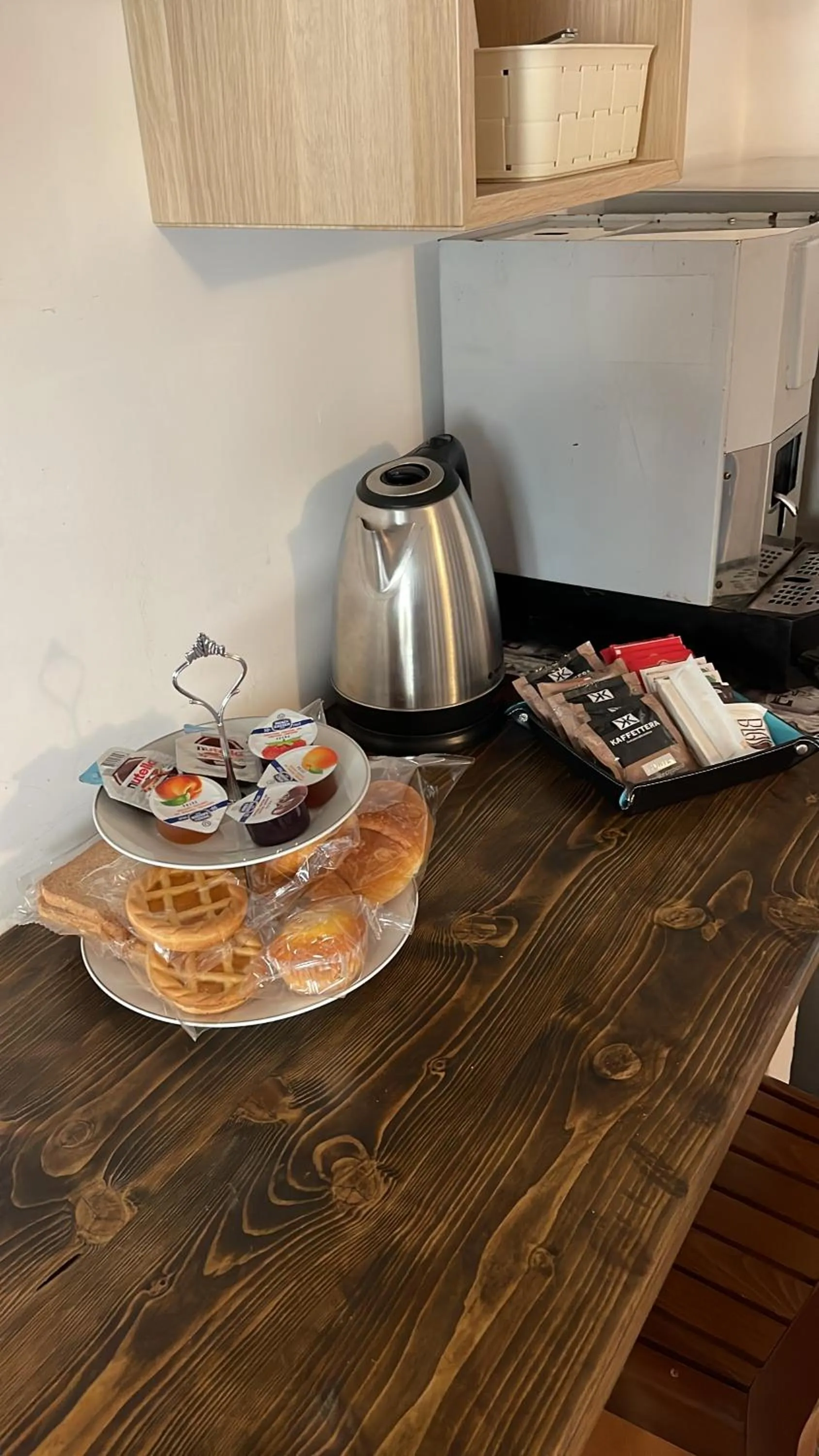 Breakfast in Vesuvius Bed and Breakfast