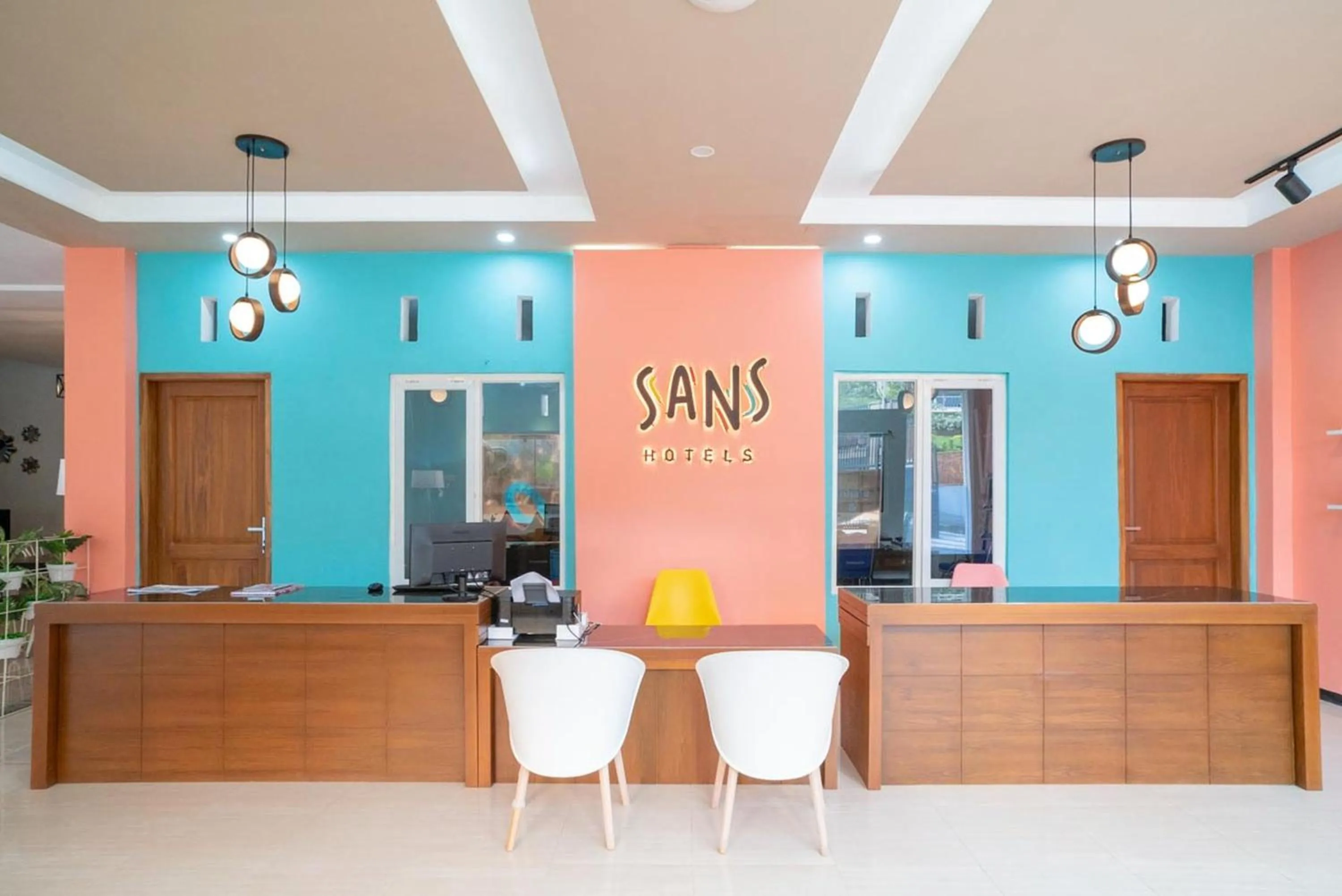 Lobby or reception in Sans Hotel Queen Batu