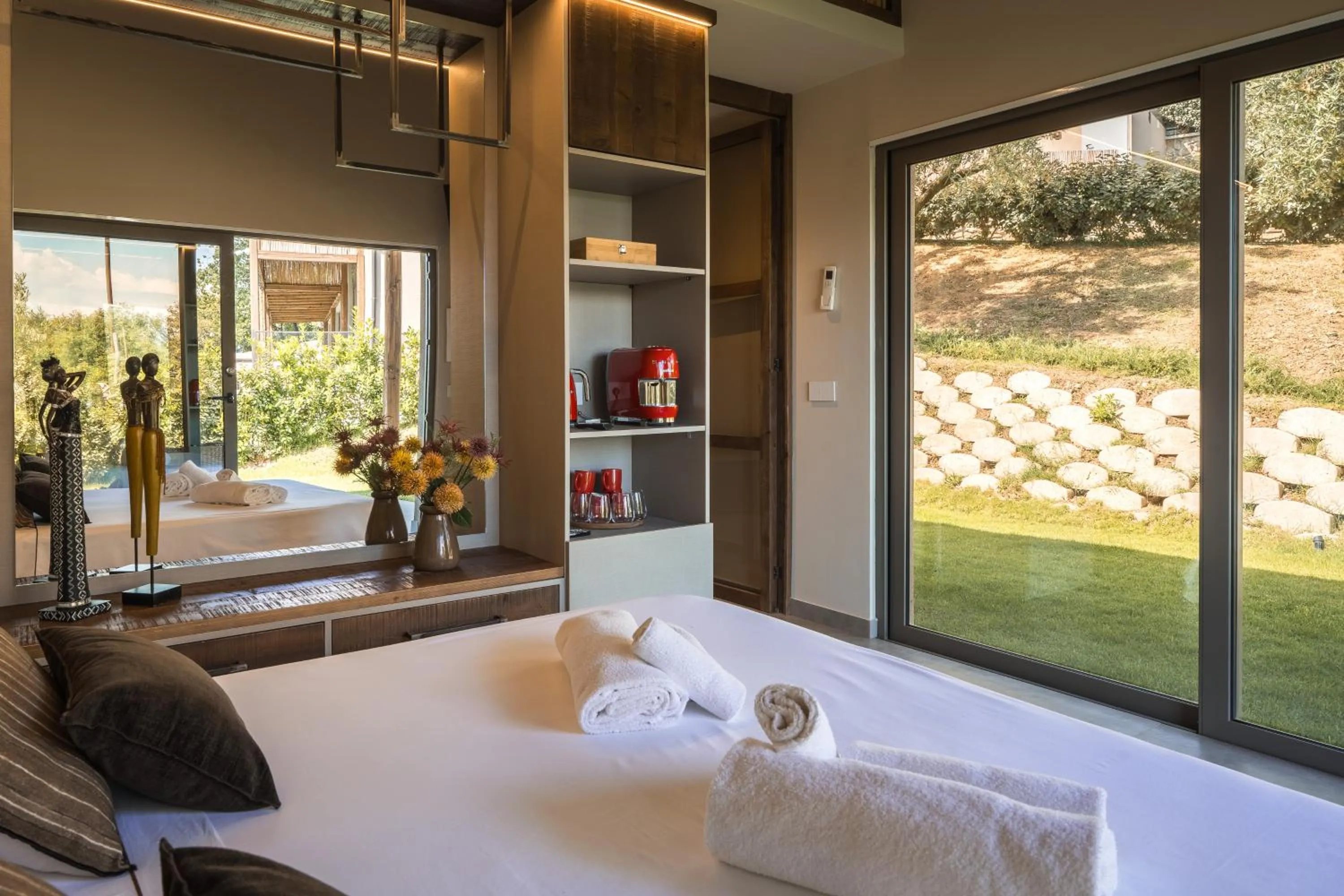 Bed in Hang Loose Cottage Hotel & Resort 4 stelle Gizzeria Calabria