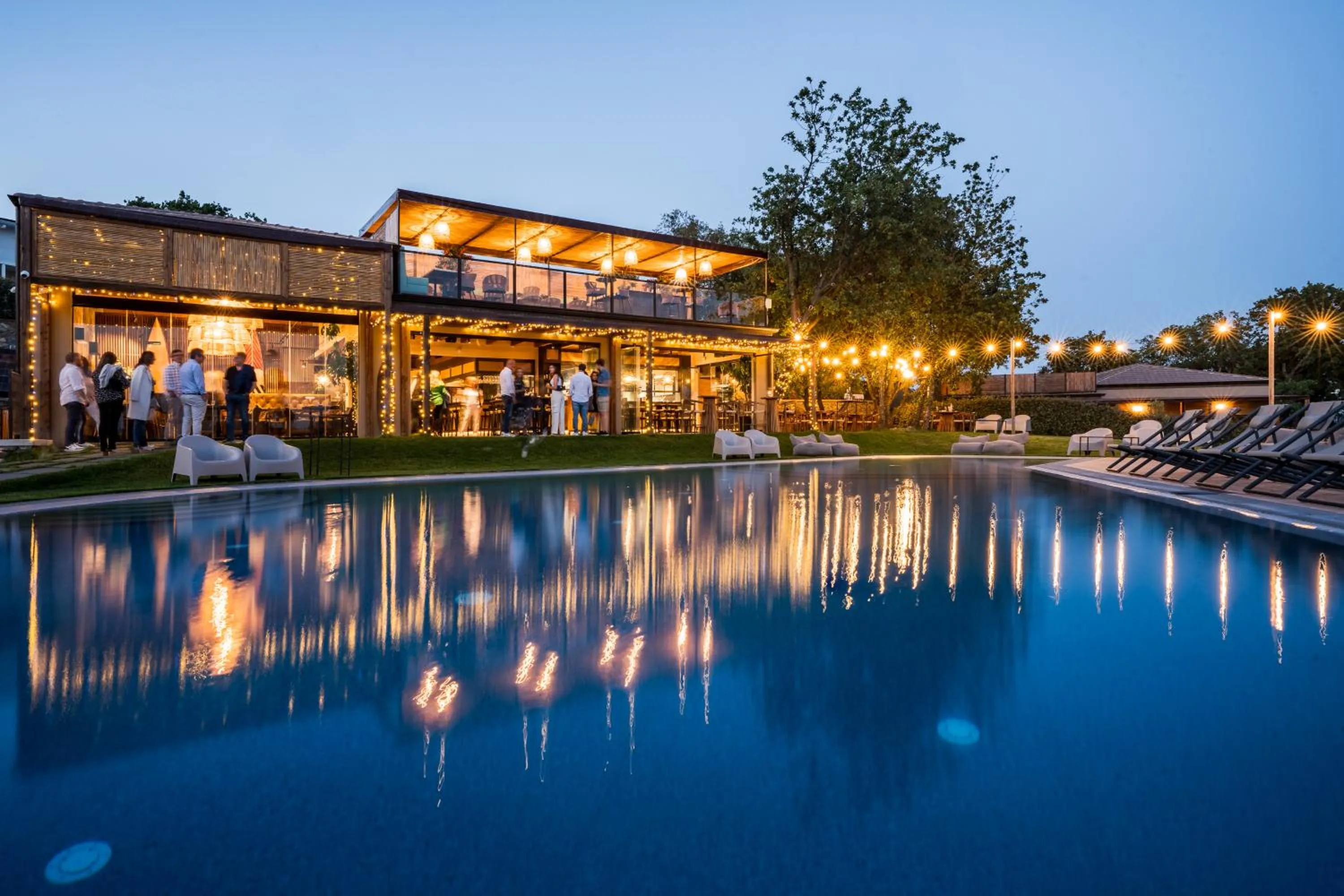 Property building in Hang Loose Cottage Hotel & Resort 4 stelle Gizzeria Calabria