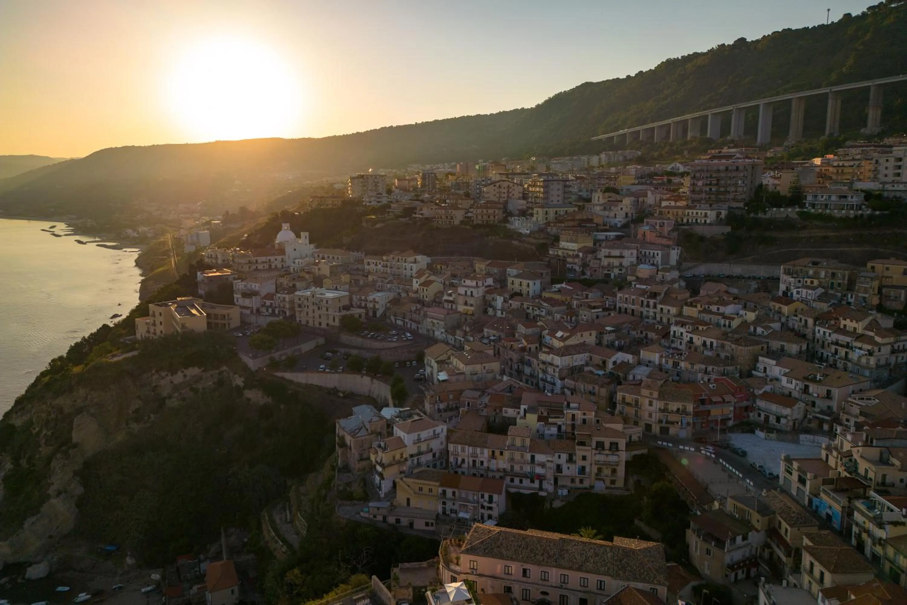 Nearby landmark in Hang Loose Cottage Hotel & Resort 4 stelle Gizzeria Calabria