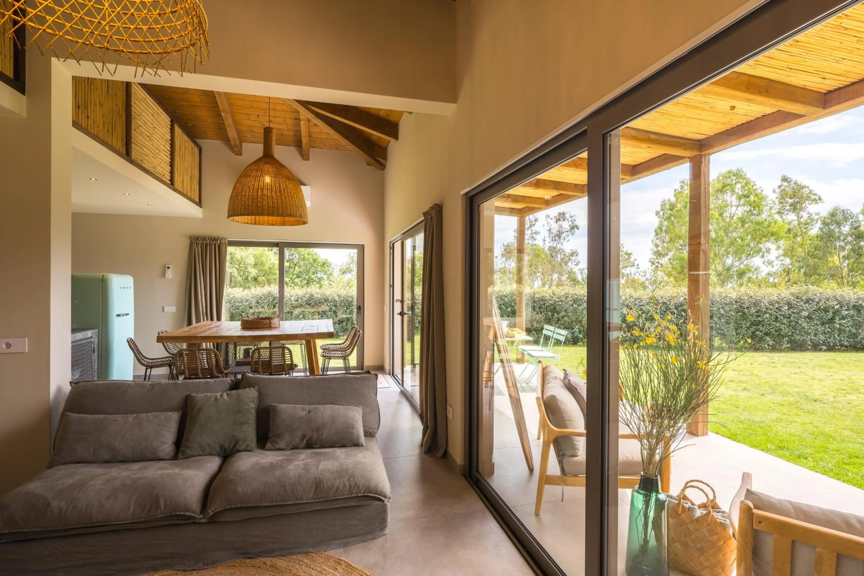 Patio in Hang Loose Cottage Hotel & Resort 4 stelle Gizzeria Calabria