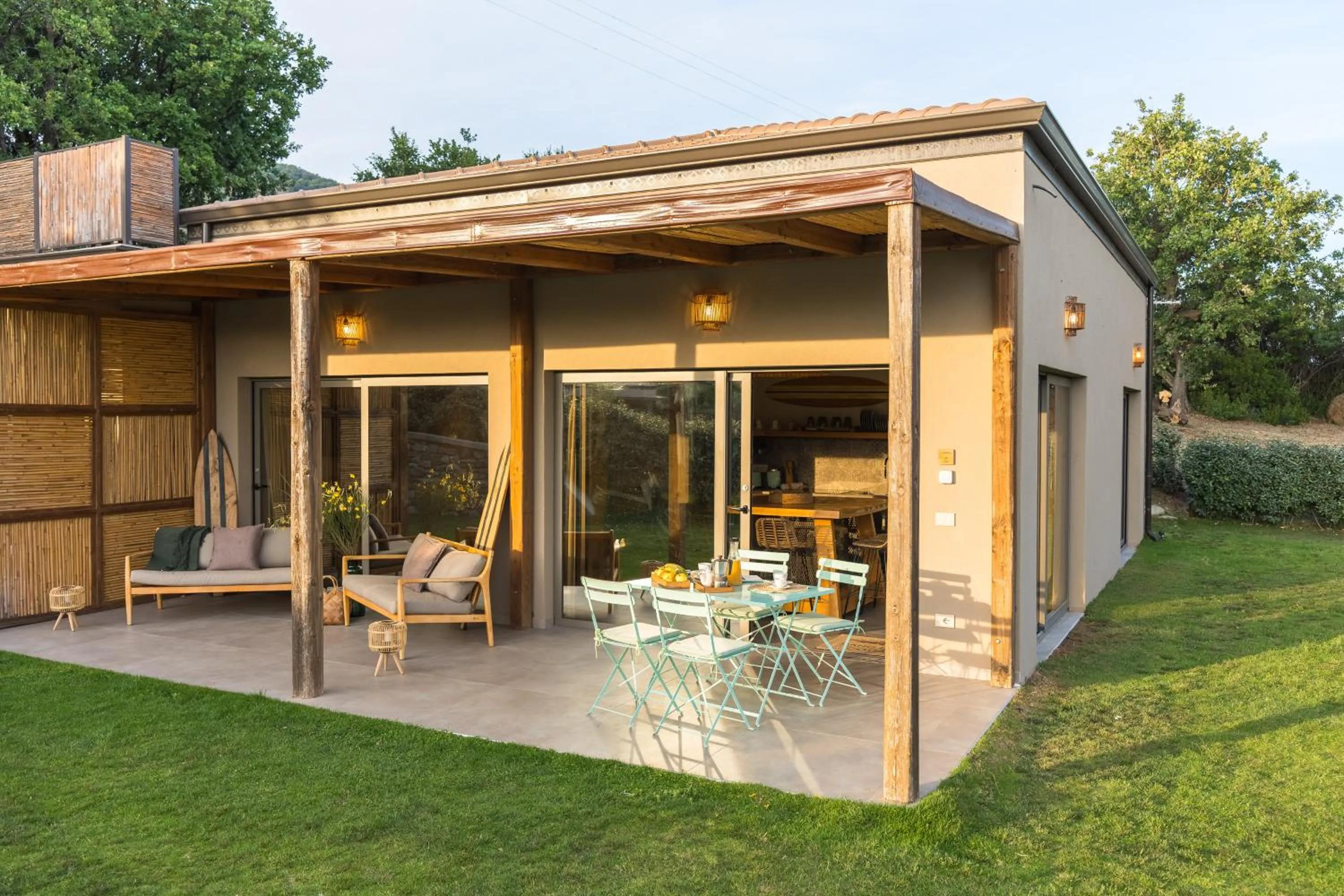 Property building in Hang Loose Cottage Hotel & Resort 4 stelle Gizzeria Calabria