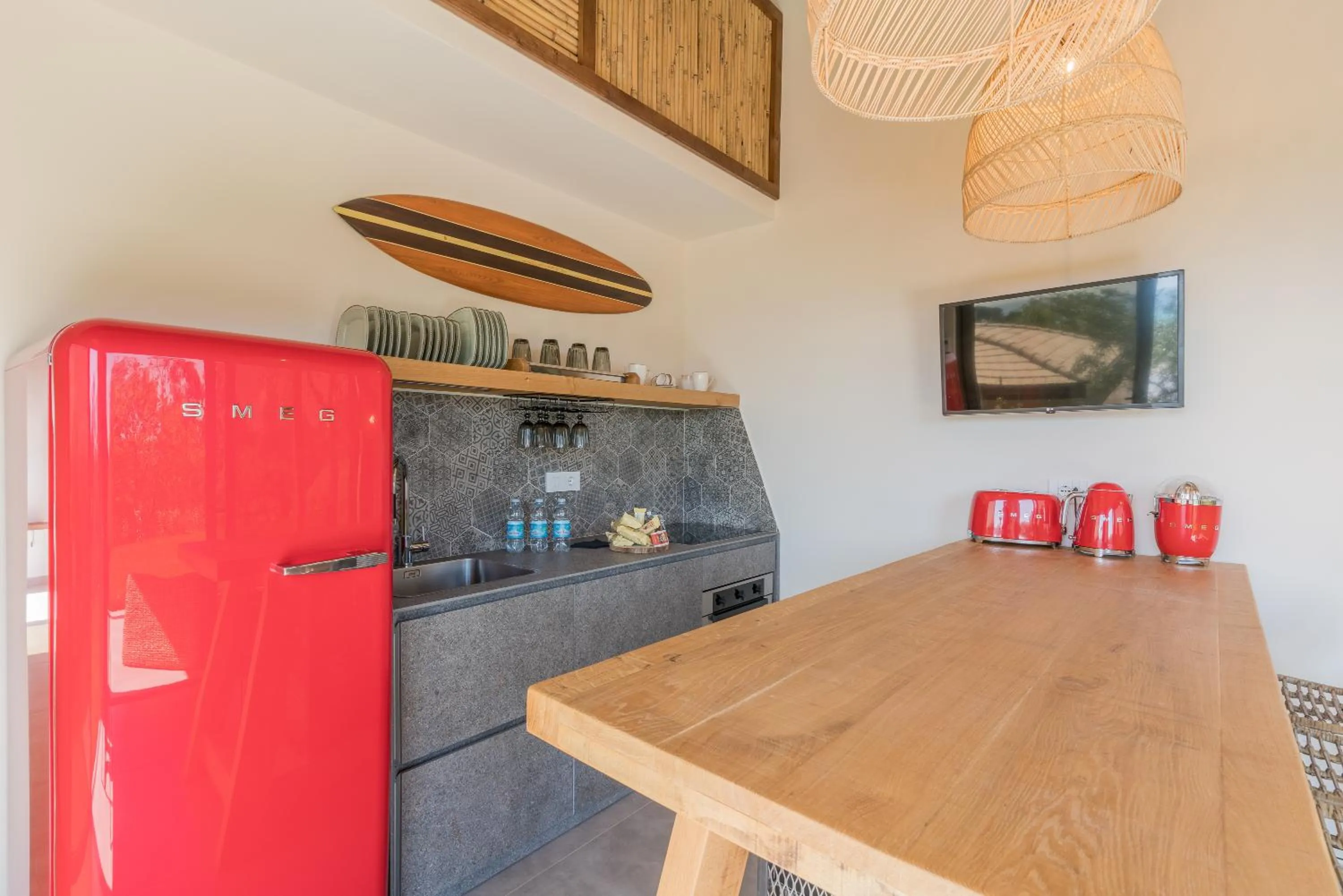 TV and multimedia in Hang Loose Cottage Hotel & Resort 4 stelle Gizzeria Calabria