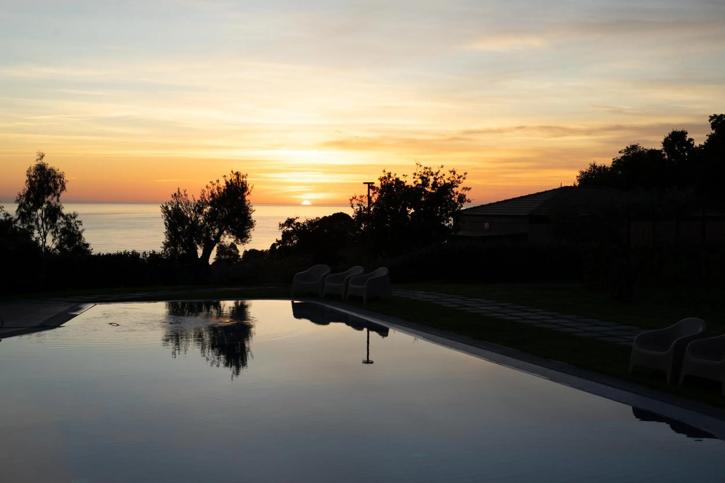 Swimming pool in Hang Loose Cottage Hotel & Resort 4 stelle Gizzeria Calabria
