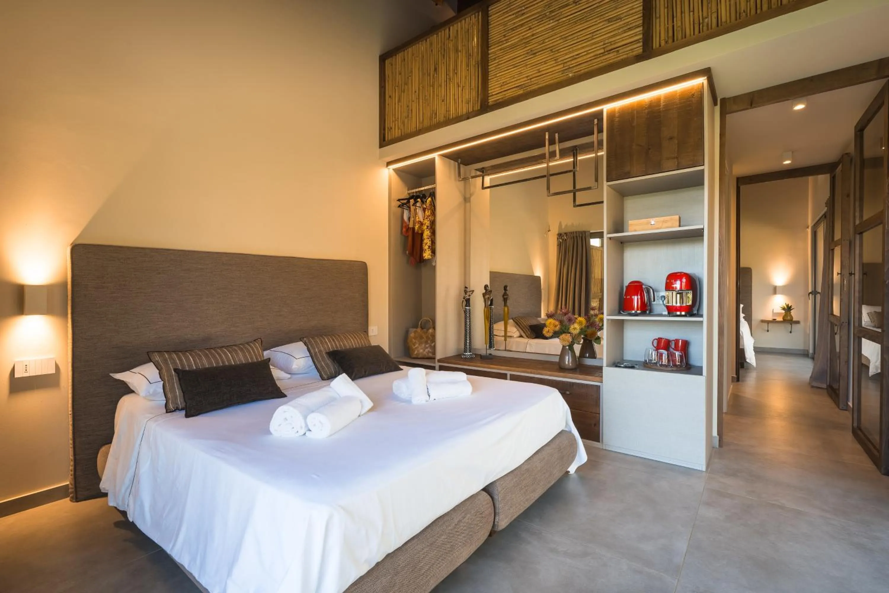 Coffee/tea facilities, Bed in Hang Loose Cottage Hotel & Resort 4 stelle Gizzeria Calabria